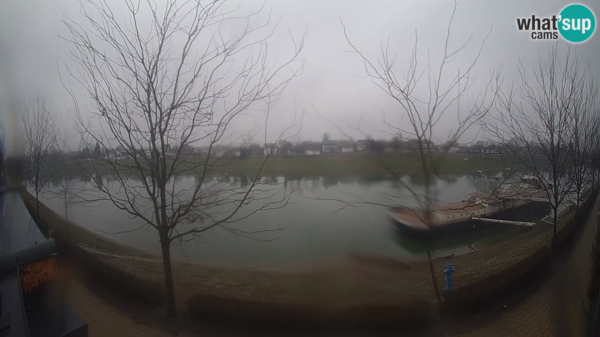 Sisak spletna kamera v živo Pogled na reko Kolpo – Hrvaška