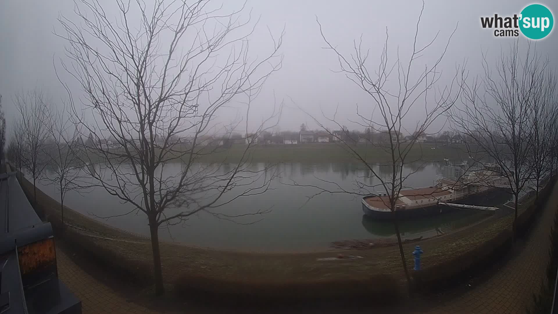 Sisak spletna kamera v živo Pogled na reko Kolpo – Hrvaška