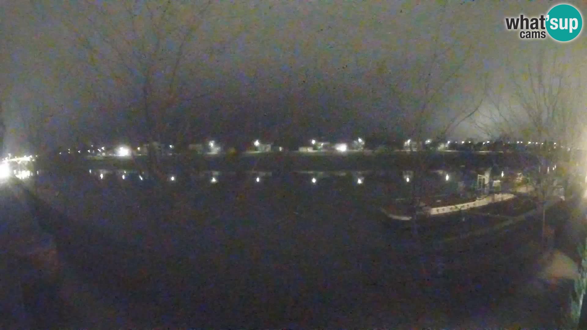 Sisak spletna kamera v živo Pogled na reko Kolpo – Hrvaška