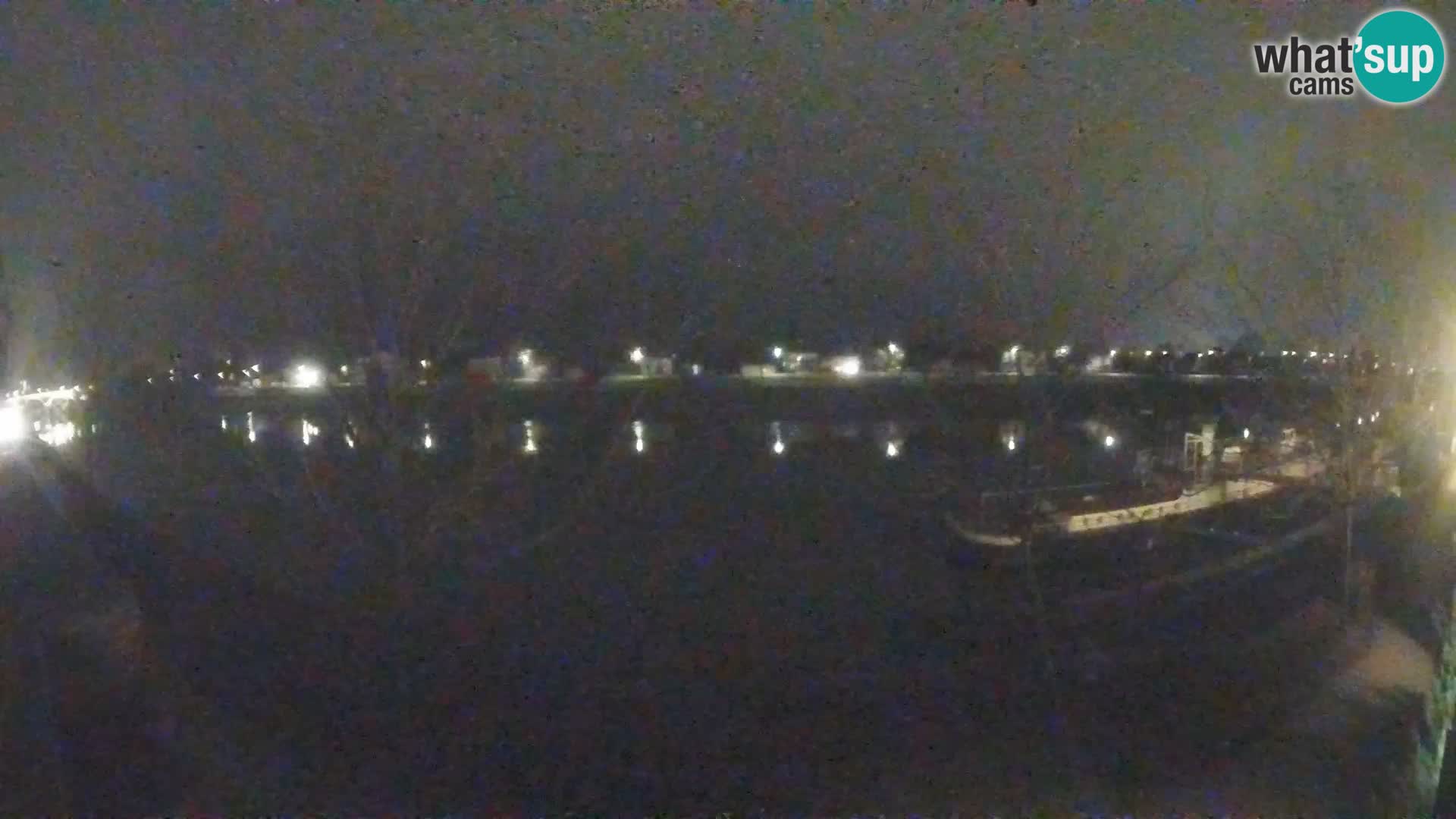 Sisak spletna kamera v živo Pogled na reko Kolpo – Hrvaška