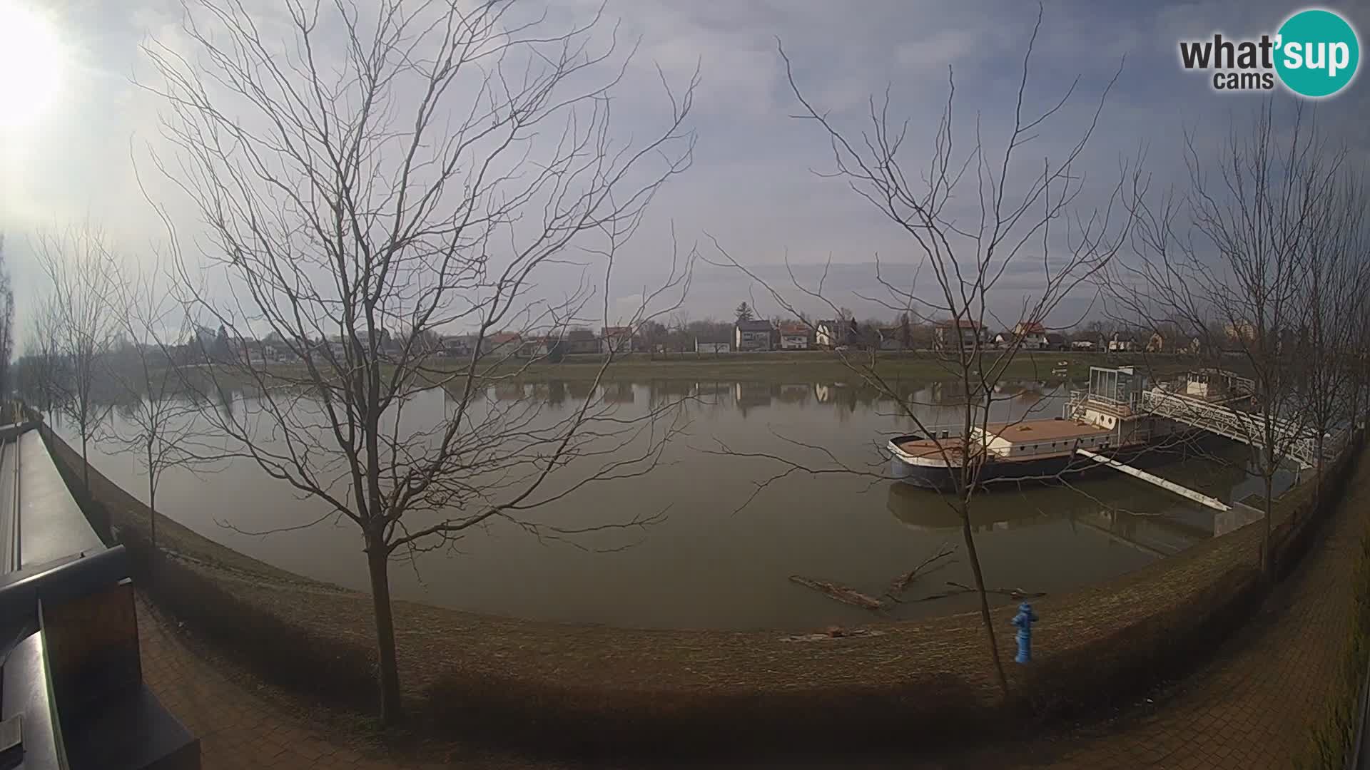 Sisak spletna kamera v živo Pogled na reko Kolpo – Hrvaška