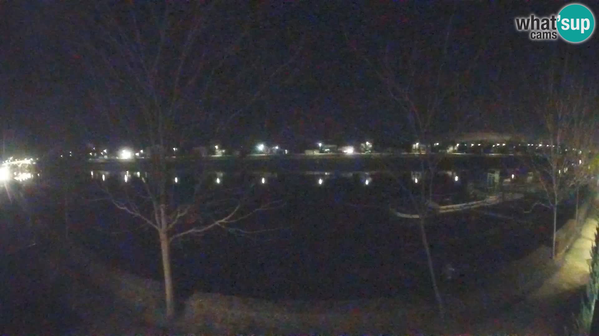 Sisak spletna kamera v živo Pogled na reko Kolpo – Hrvaška