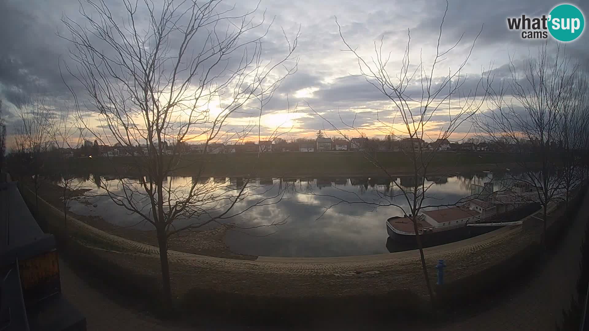 Sisak webcam en vivo Kolpa river view – Croacia