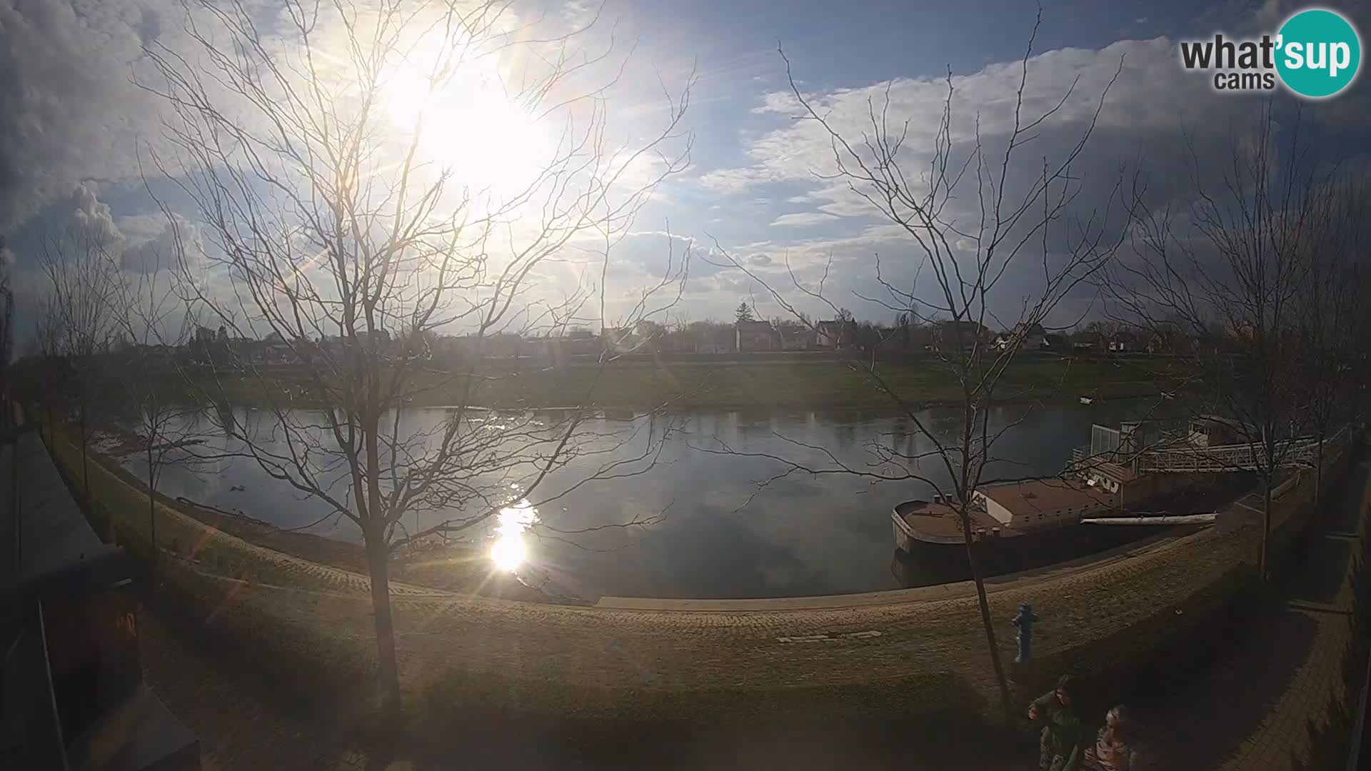 Sisak spletna kamera v živo Pogled na reko Kolpo – Hrvaška