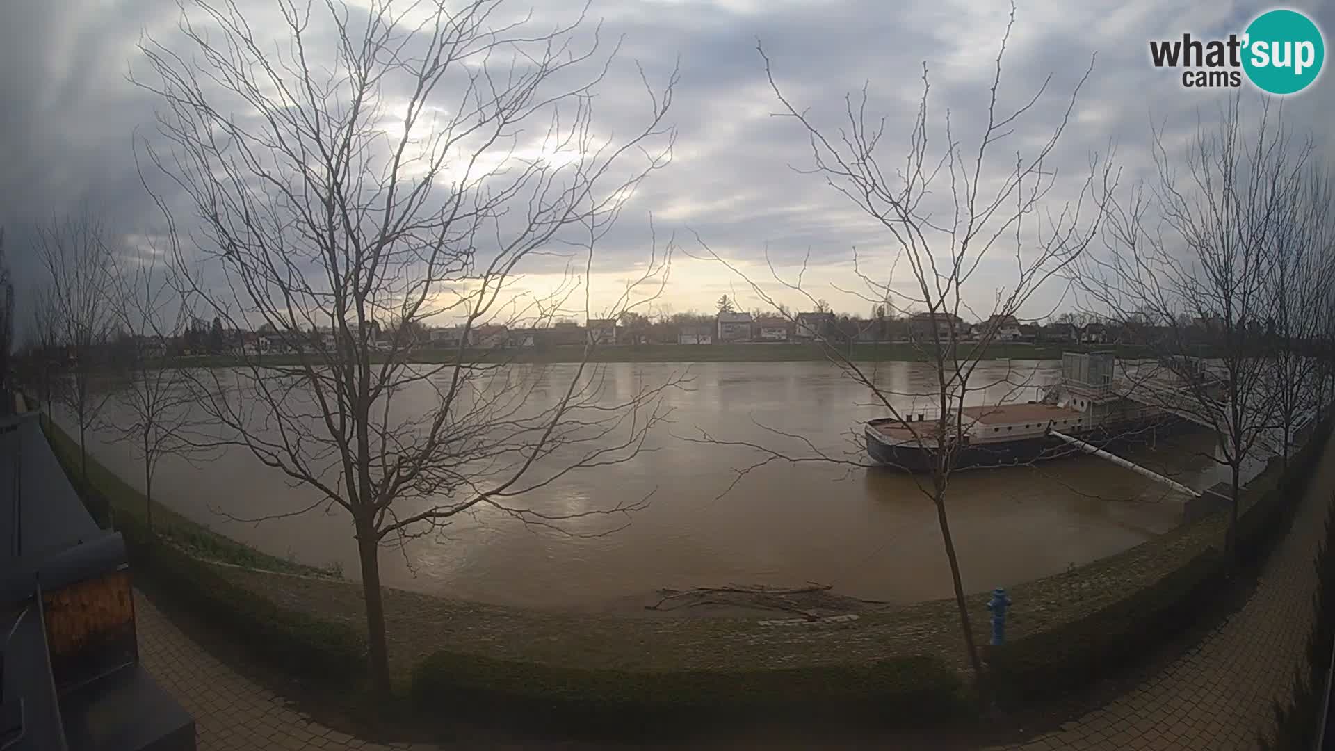 Sisak live webcam pogled na reku Kolpu