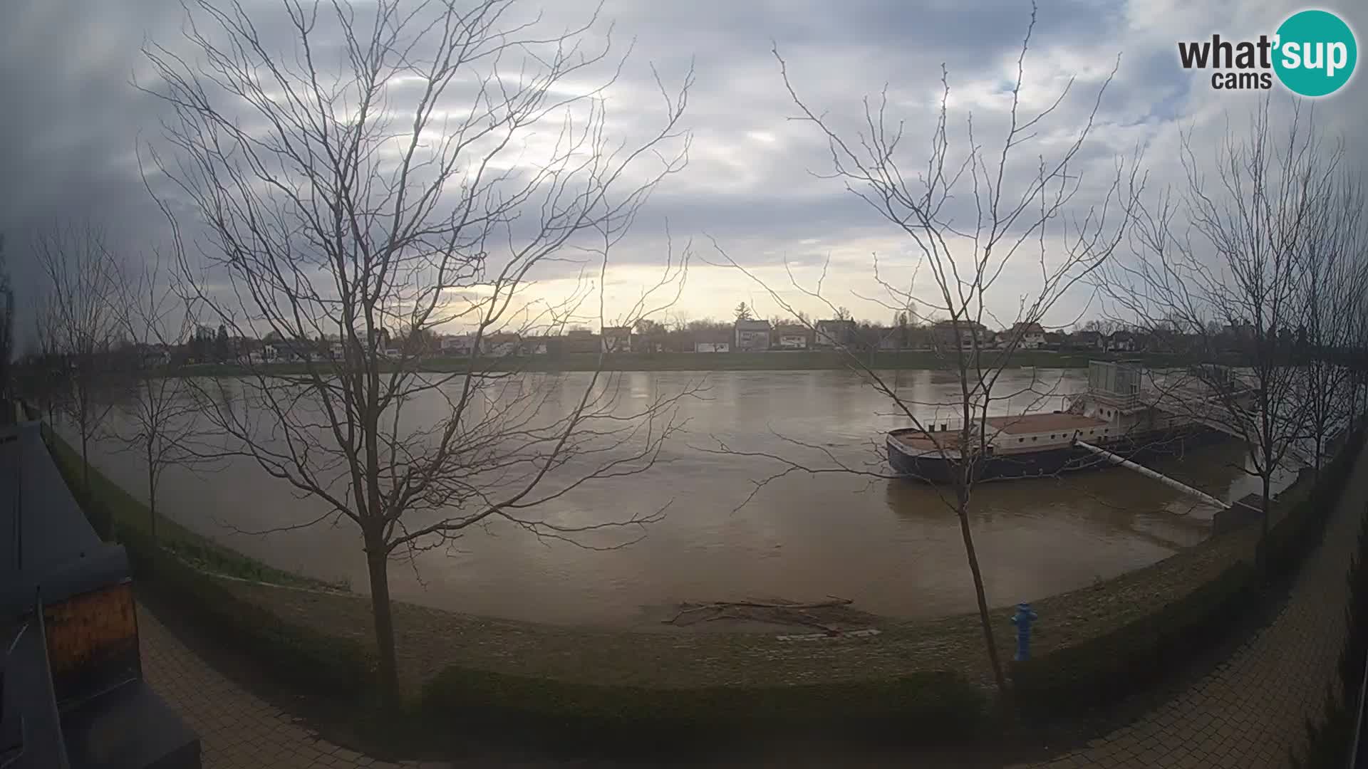 Sisak live webcam pogled na reku Kolpu