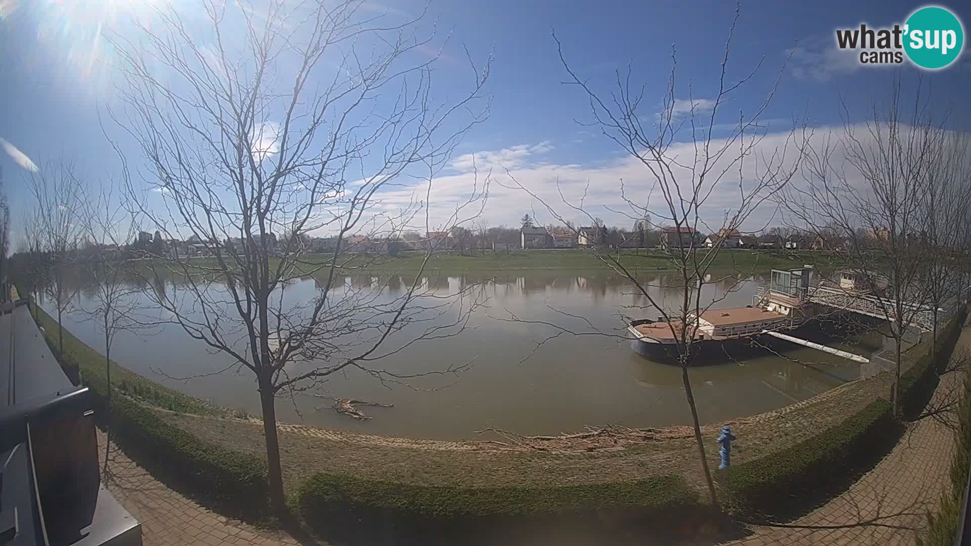 Sisak spletna kamera v živo Pogled na reko Kolpo – Hrvaška