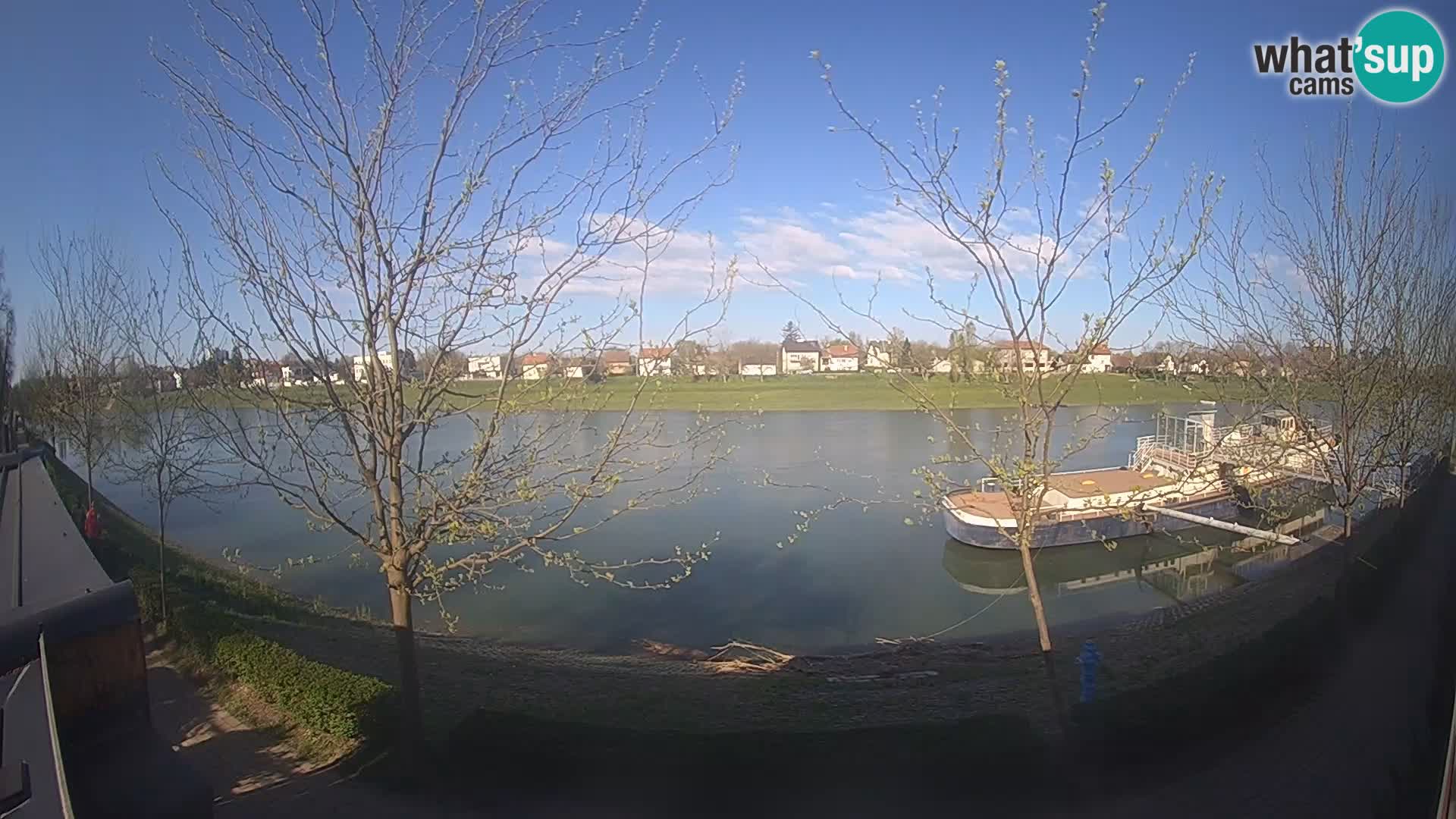 Sisak spletna kamera v živo Pogled na reko Kolpo – Hrvaška