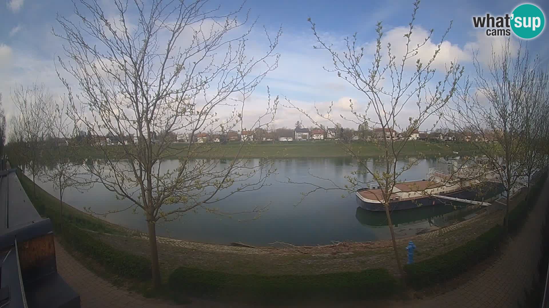 Sisak spletna kamera v živo Pogled na reko Kolpo – Hrvaška