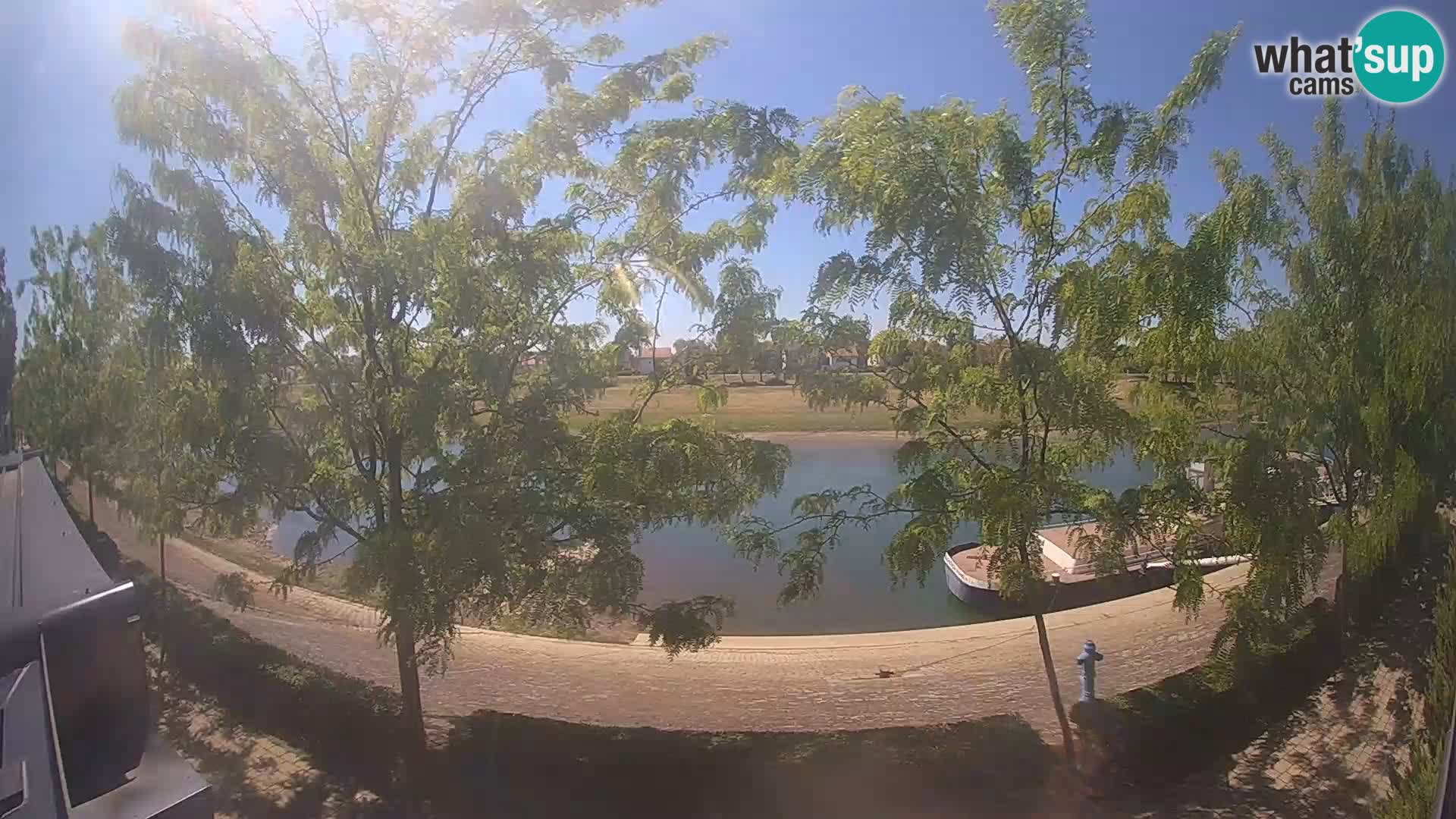 Sisak spletna kamera v živo Pogled na reko Kolpo – Hrvaška