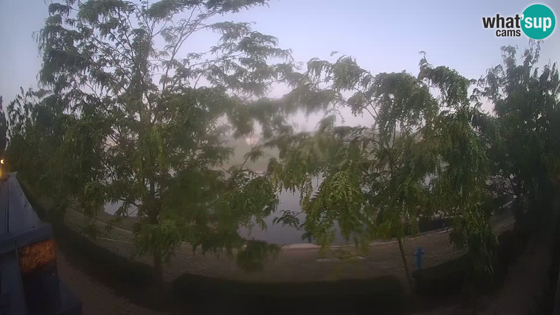 Sisak spletna kamera v živo Pogled na reko Kolpo – Hrvaška
