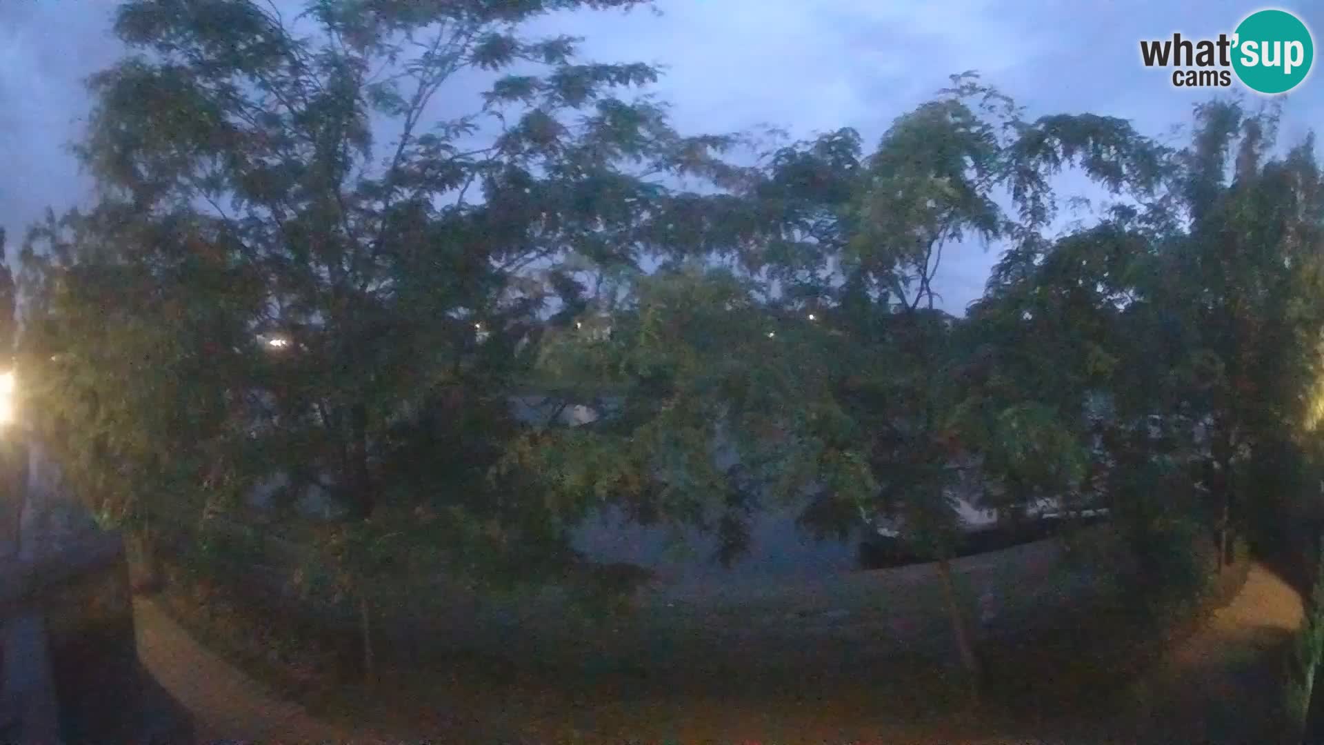 Sisak spletna kamera v živo Pogled na reko Kolpo – Hrvaška