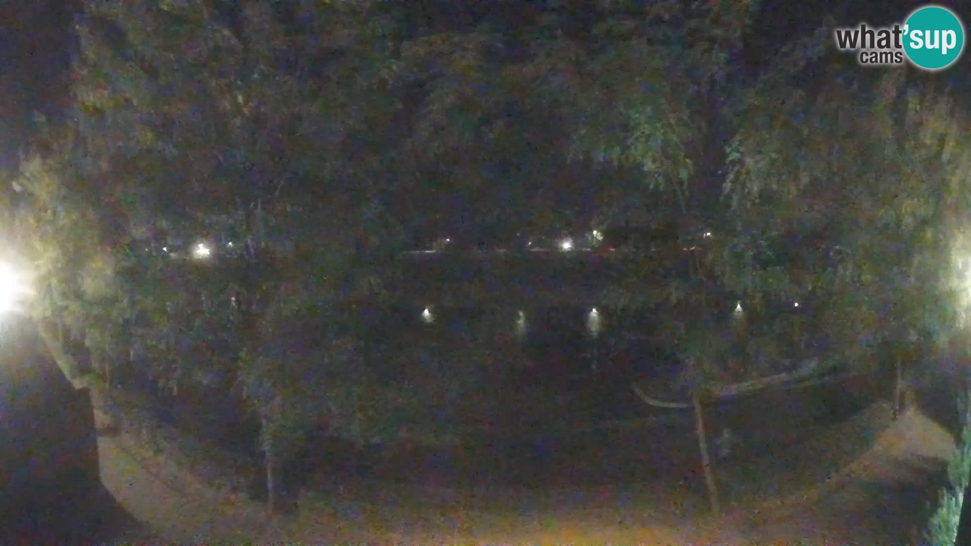 Sisak spletna kamera v živo Pogled na reko Kolpo – Hrvaška