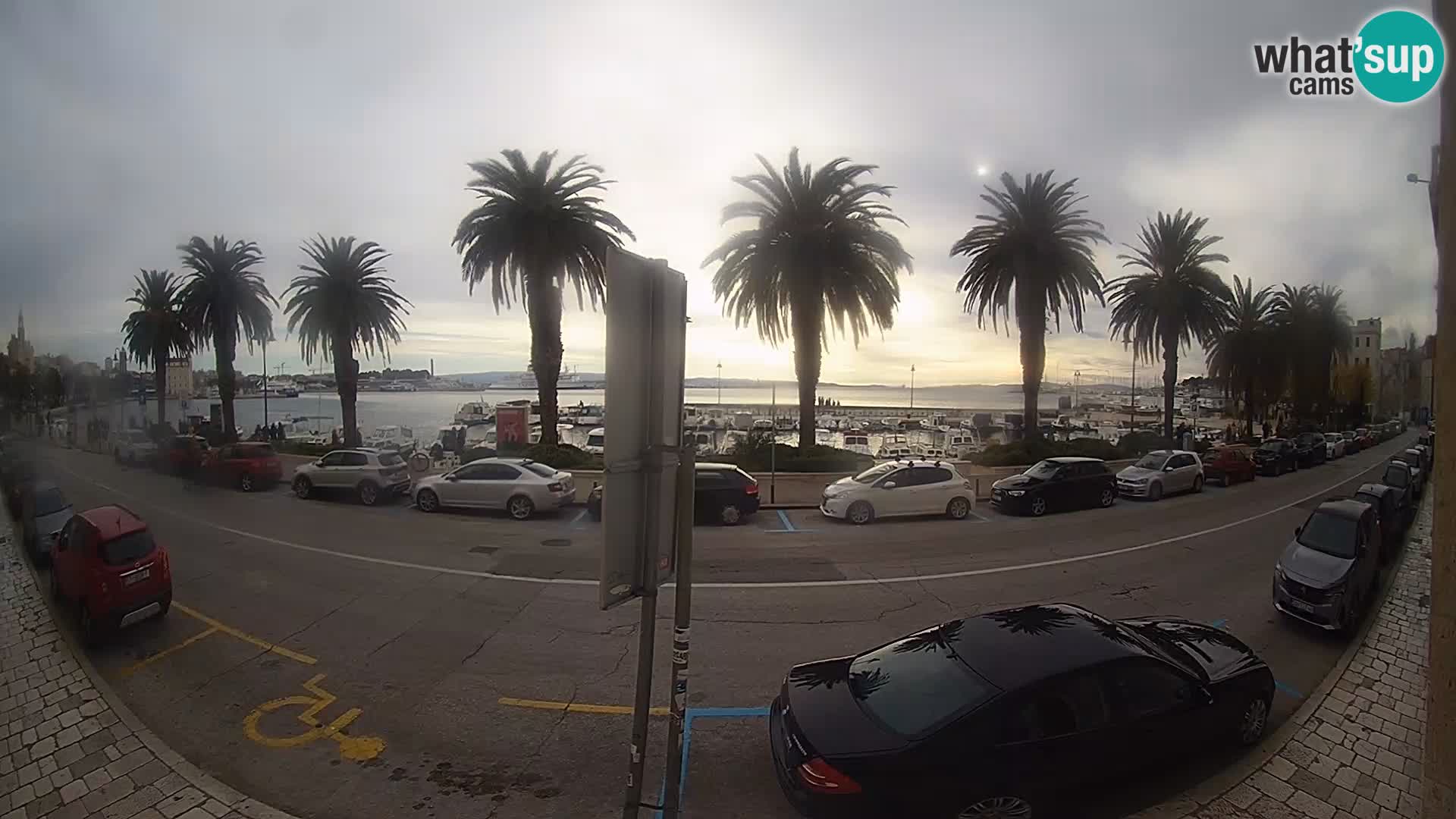 Webcam Split – Seaside Promenade