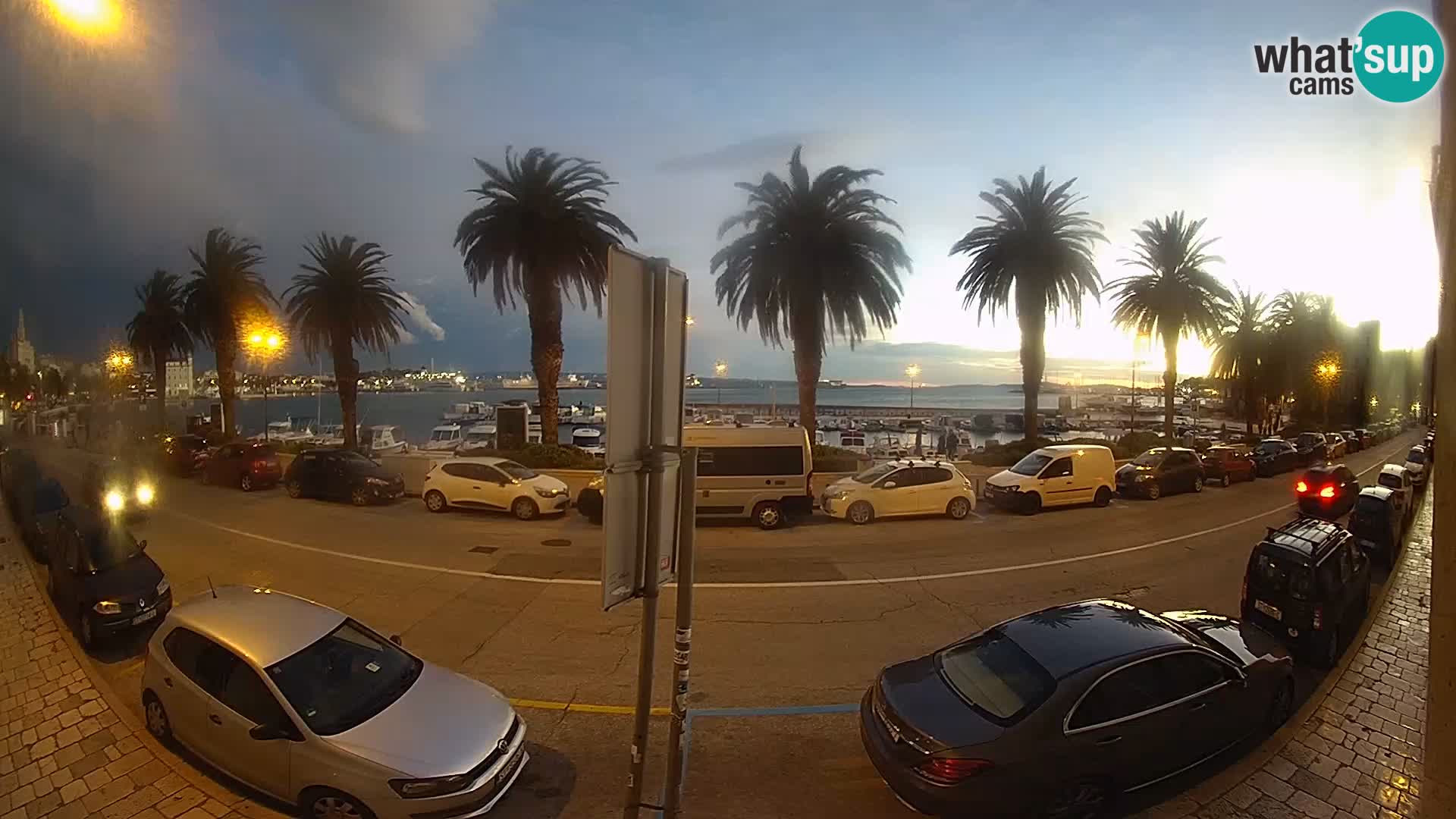 Webcam Split – Seaside Promenade