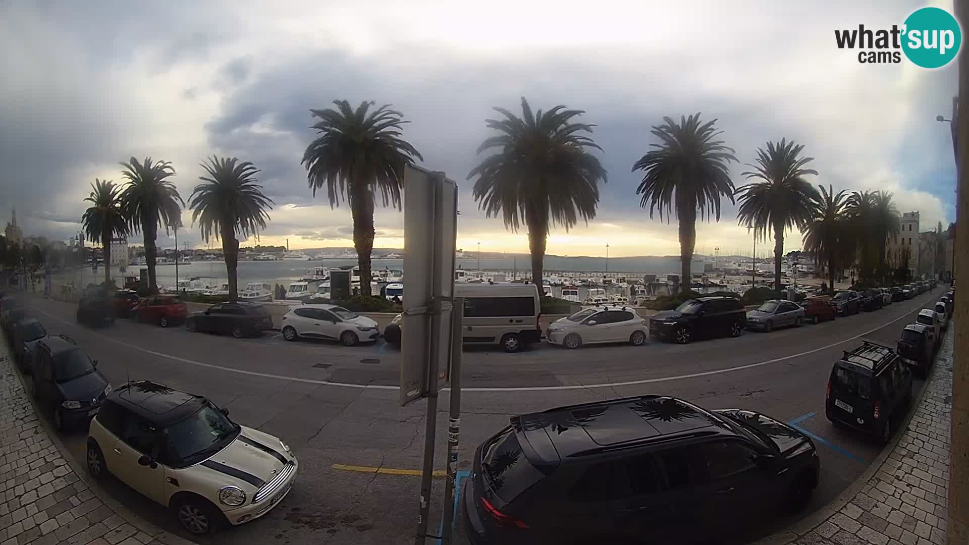 Webcam Split – Seaside Promenade