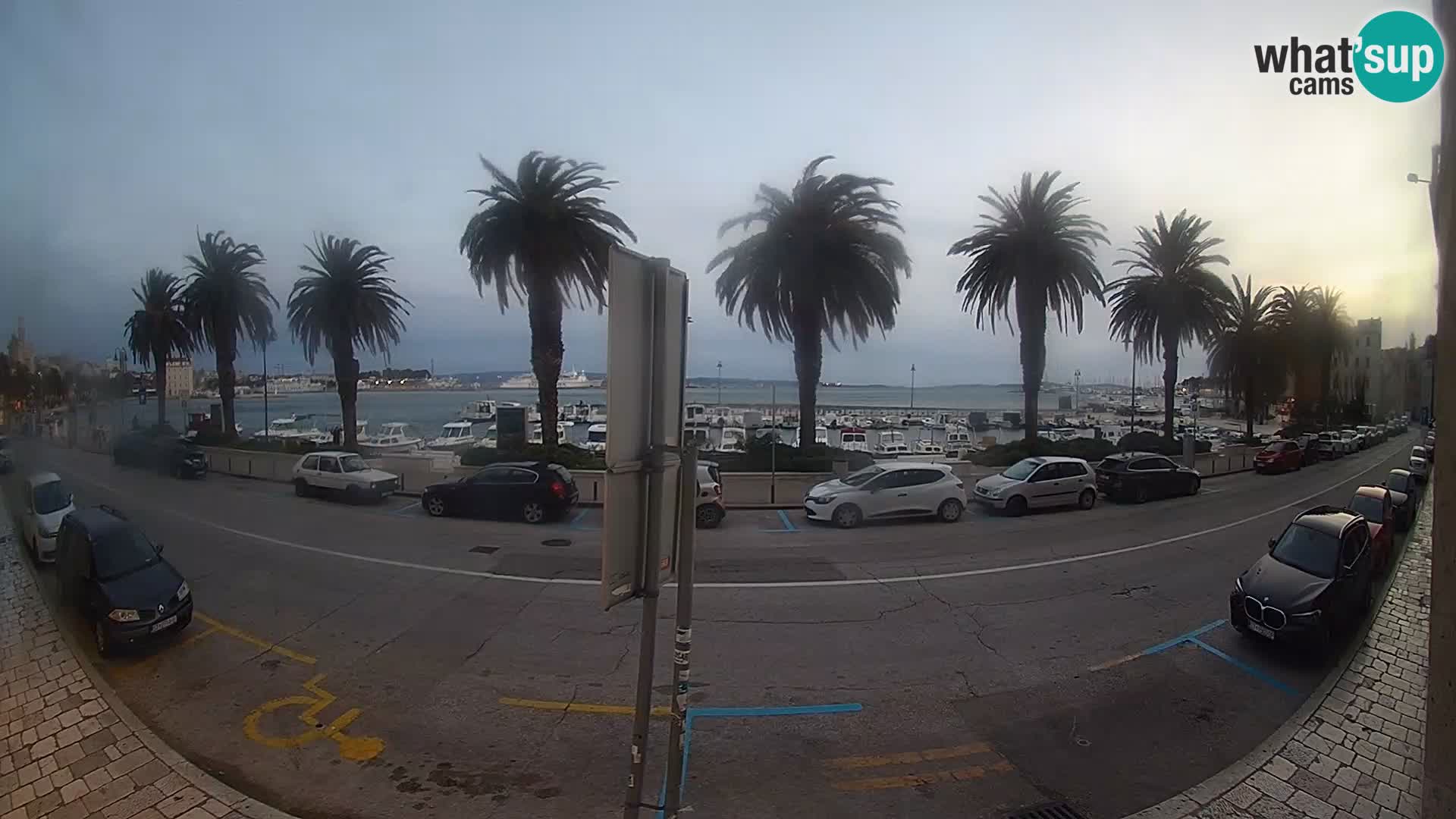 Webcam Split – Seaside Promenade