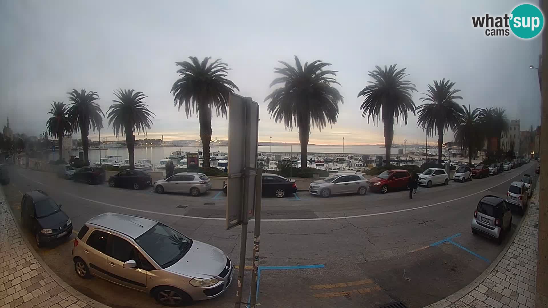 Webcam Split – Seaside Promenade