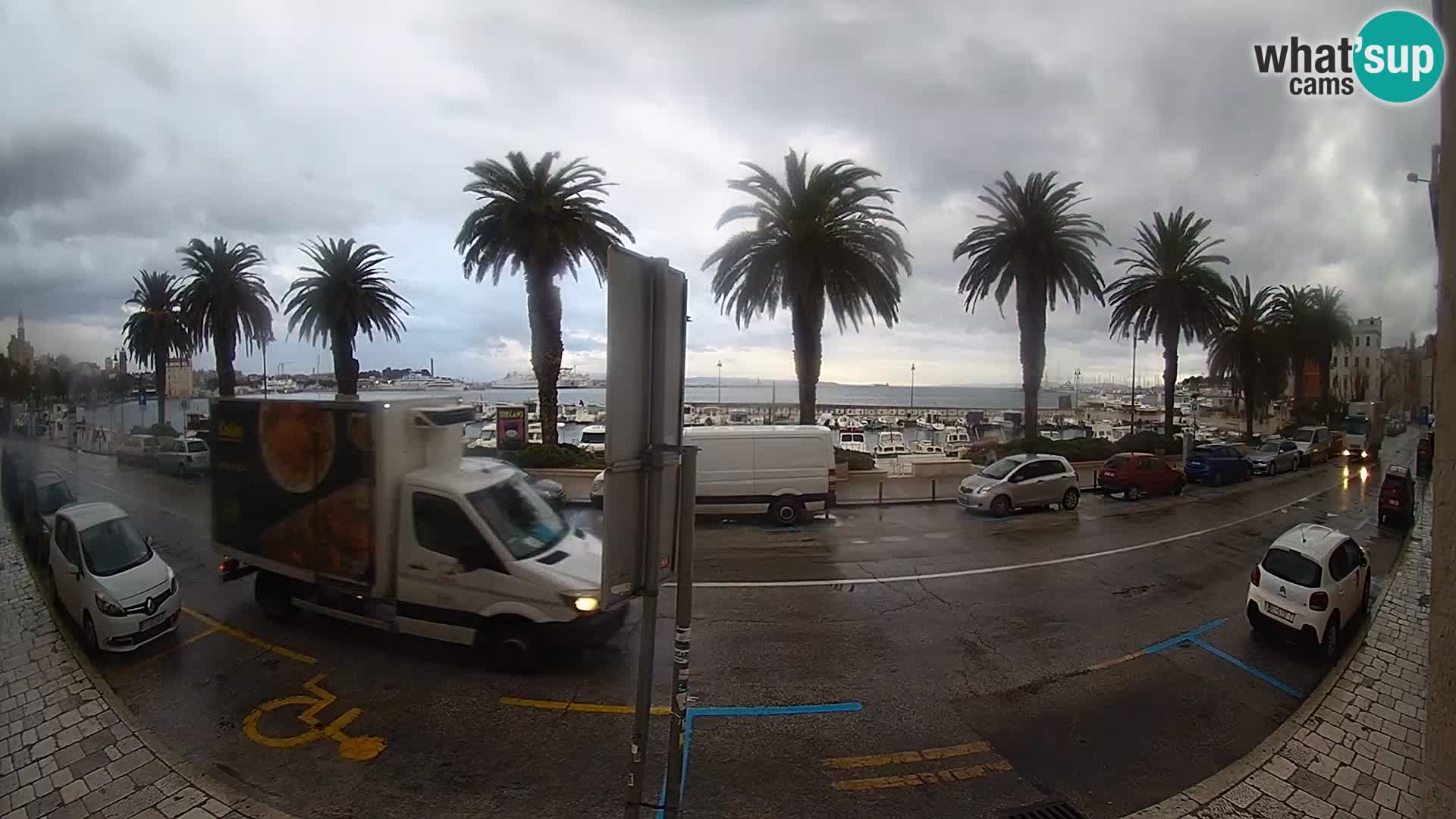 Webcam Split – Seaside Promenade