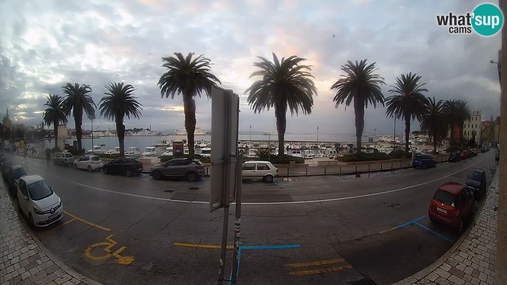 Webcam Split – Seaside Promenade