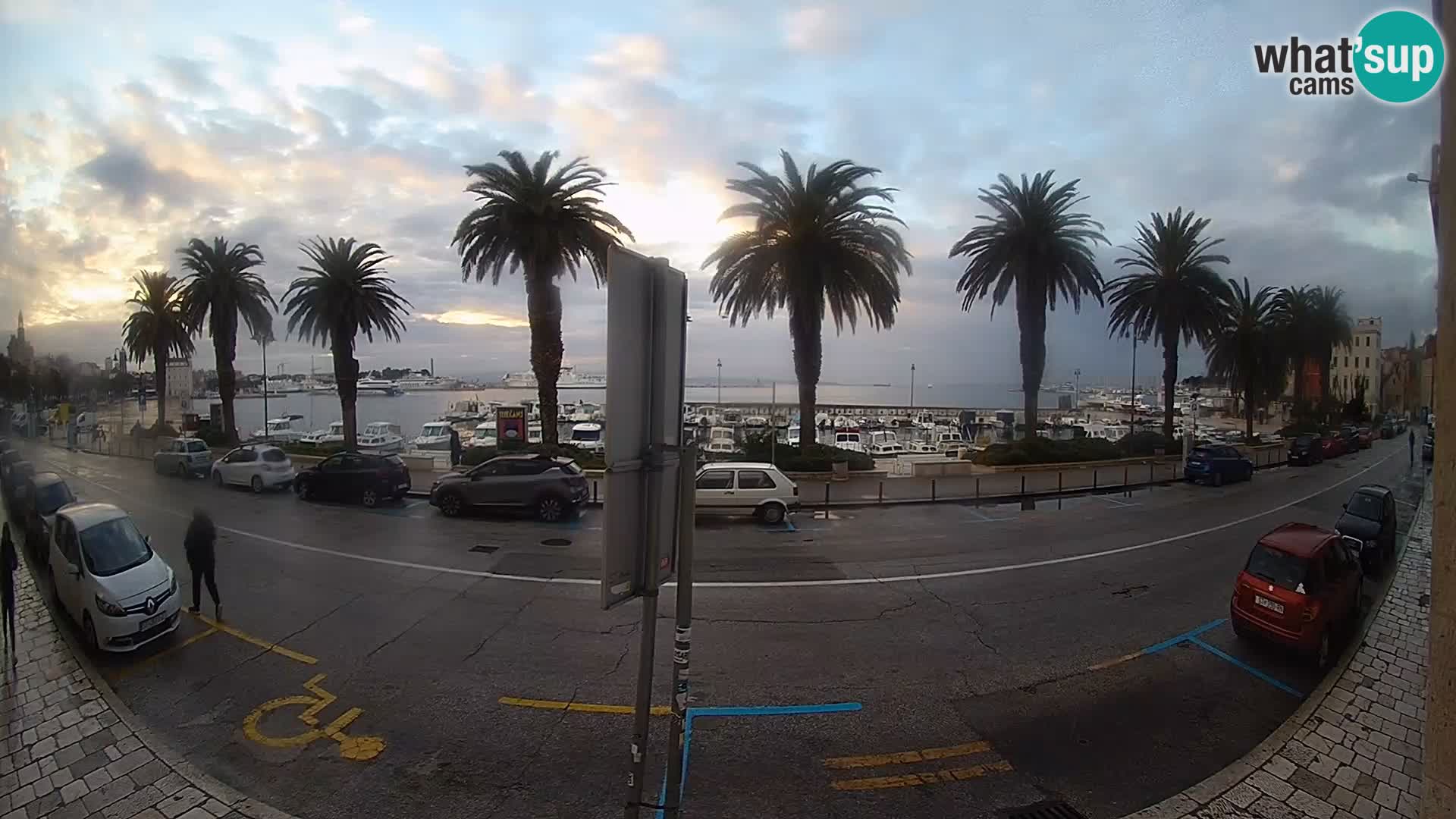 Webcam Split – Seaside Promenade