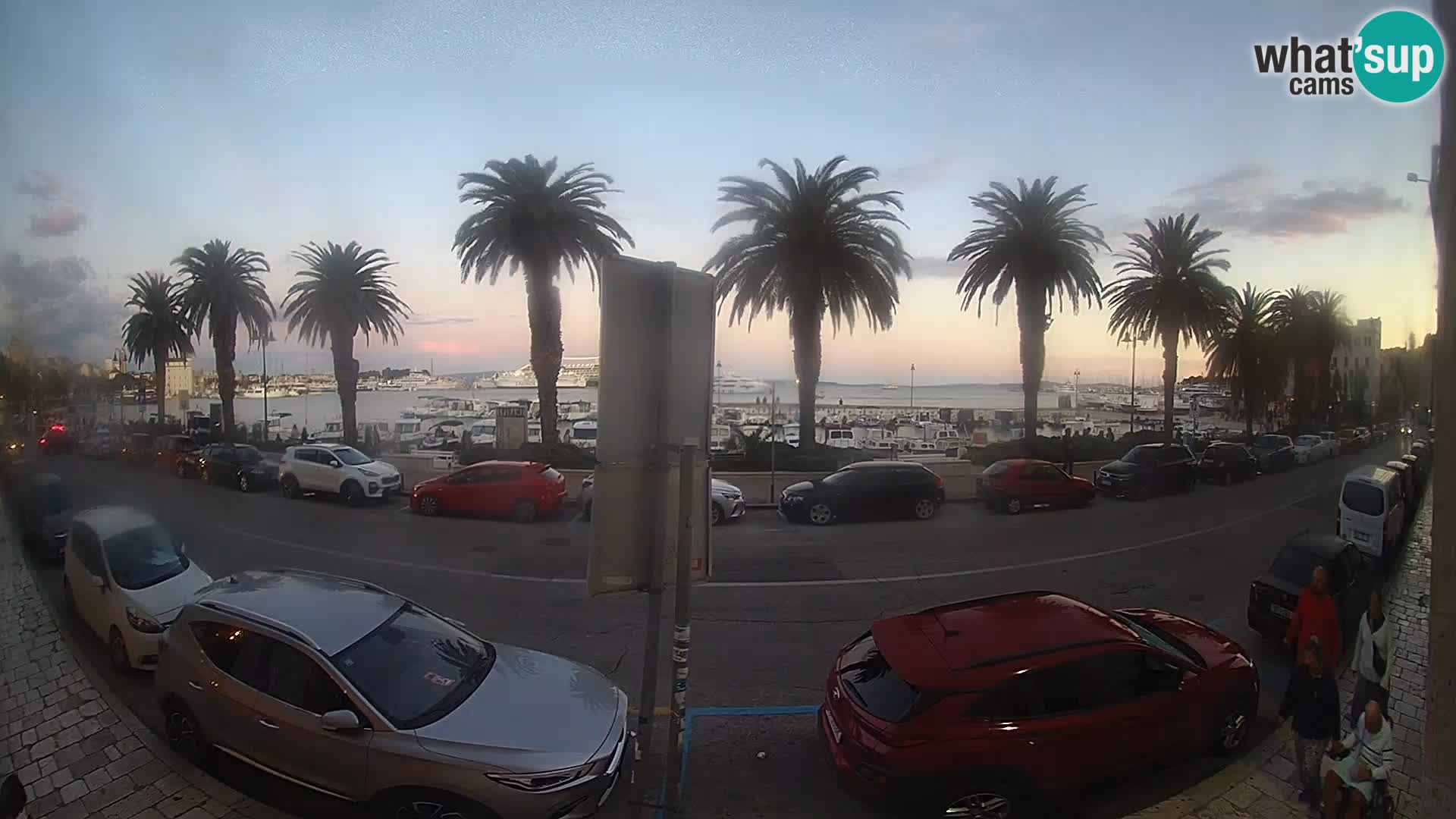 Webcam Split – Seaside Promenade