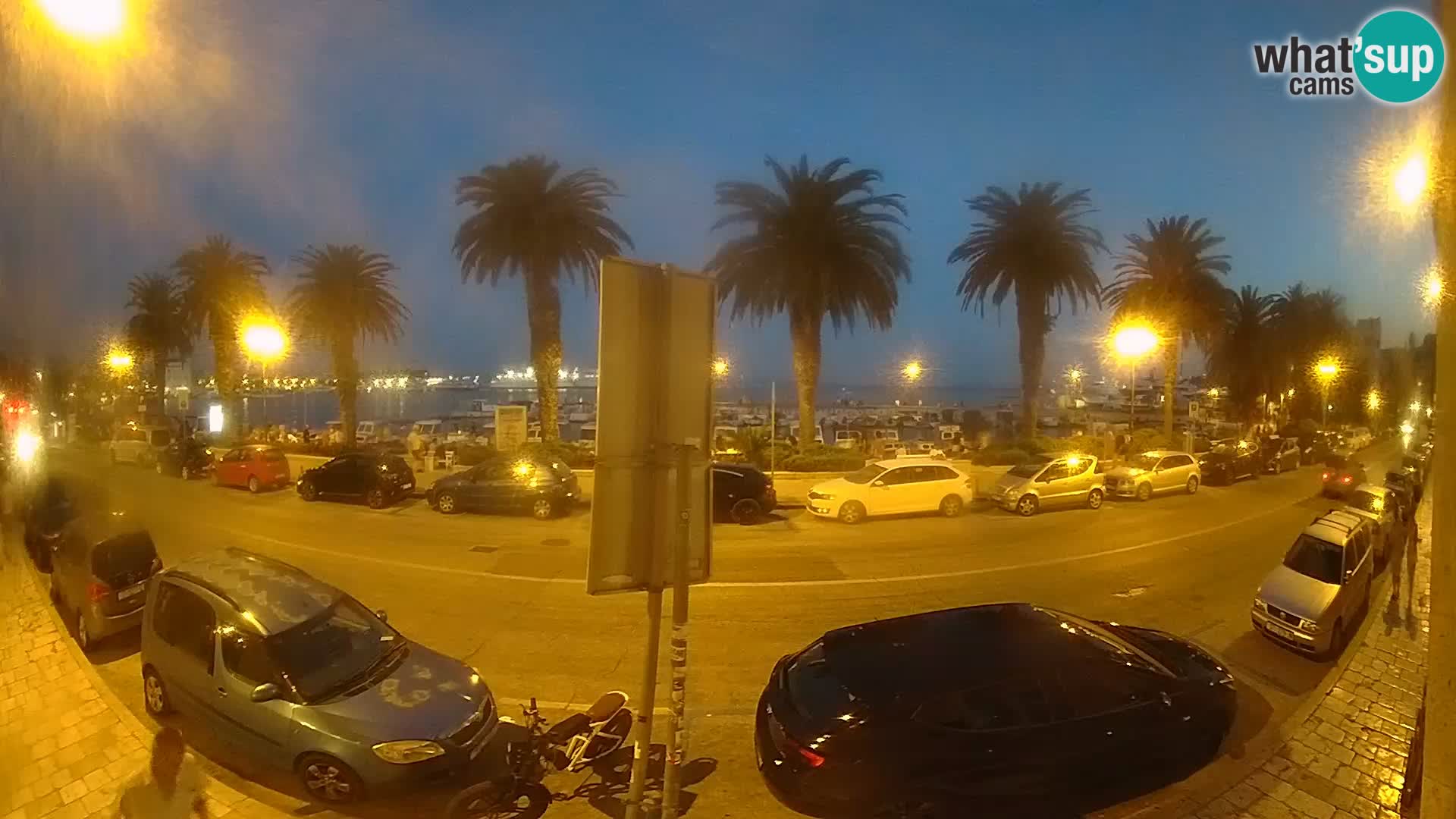 Webcam Split – Seaside Promenade