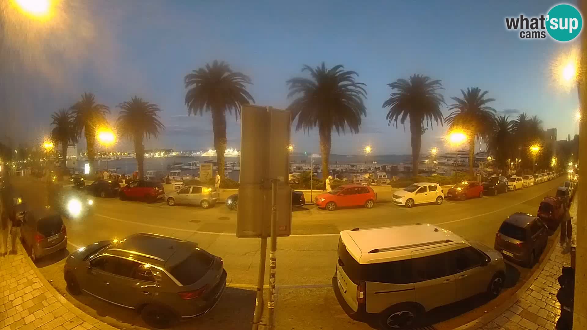 Webcam Split – Seaside Promenade