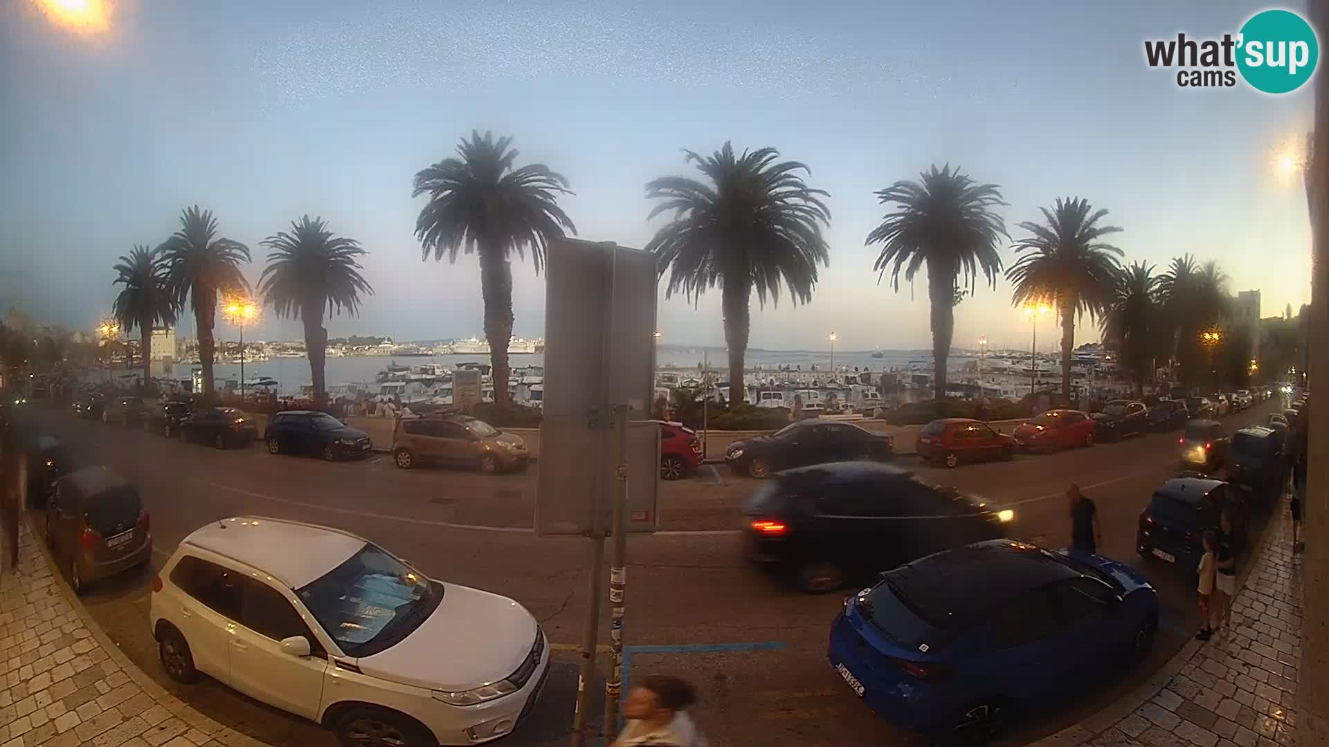 Webcam Split – Seaside Promenade