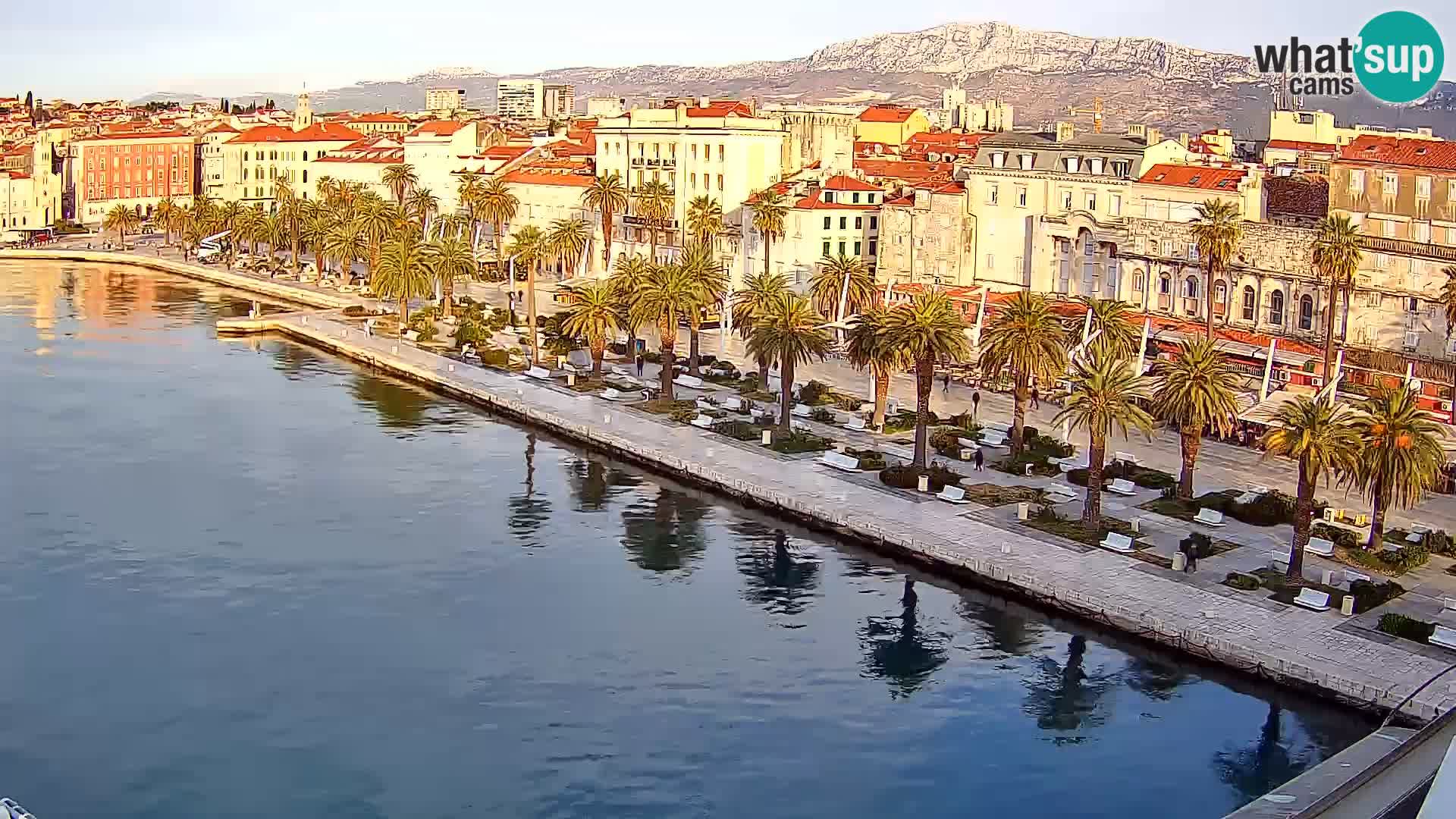 cam LIVE Split riva and port WhatsUpCams LIVE streaming