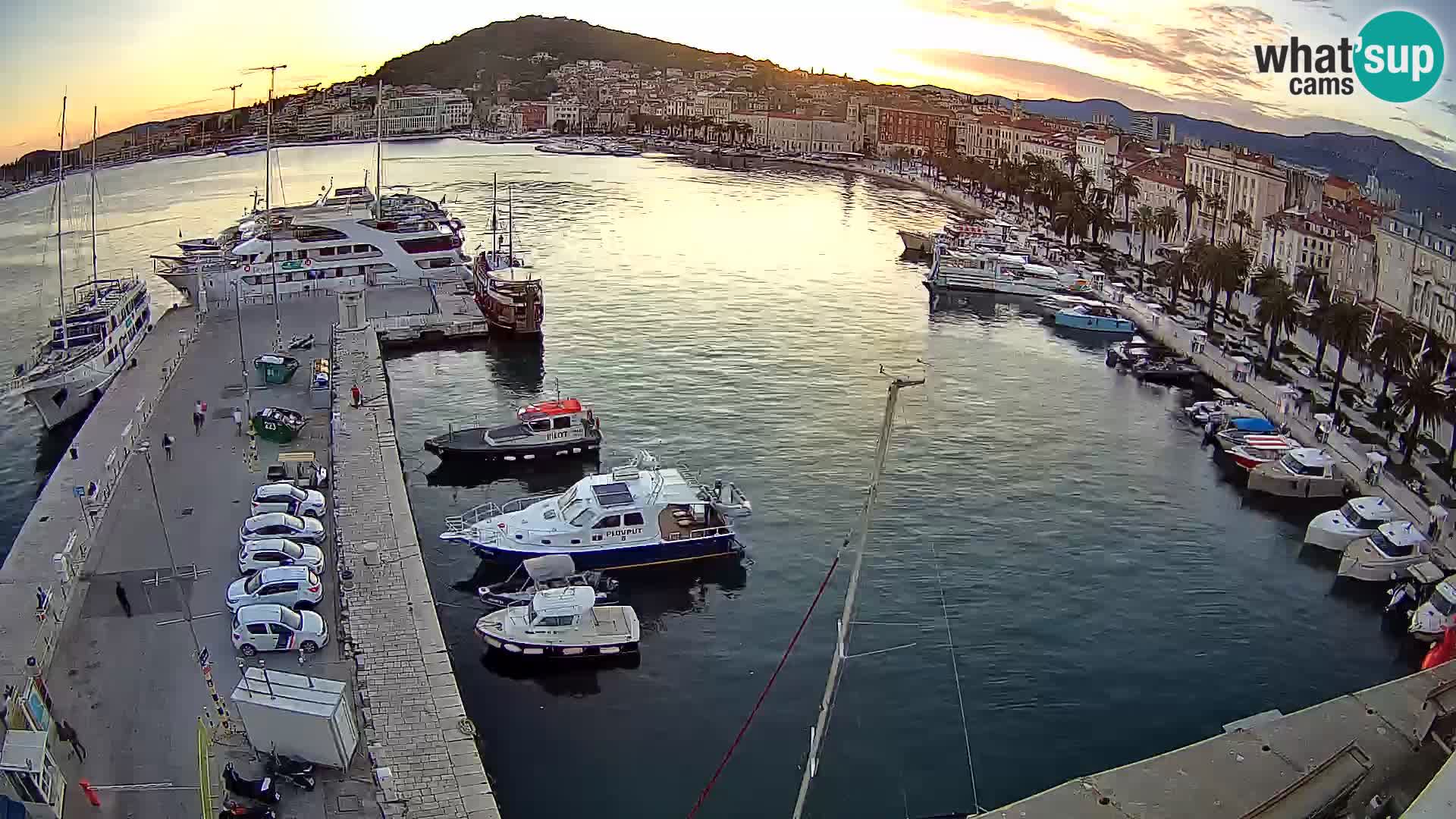 Kamera v živo Split  riva in pristanišče