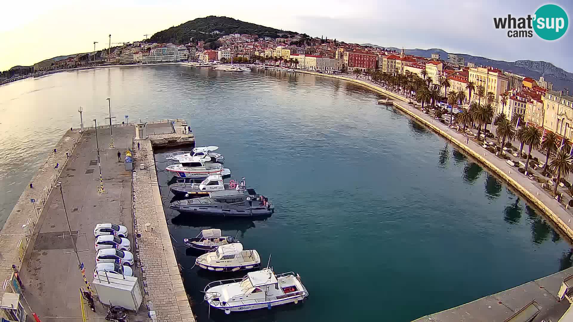 Kamera v živo Split  riva in pristanišče