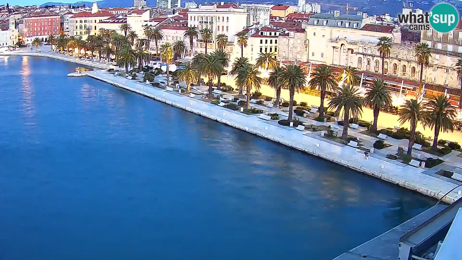 Kamera v živo Split  riva in pristanišče