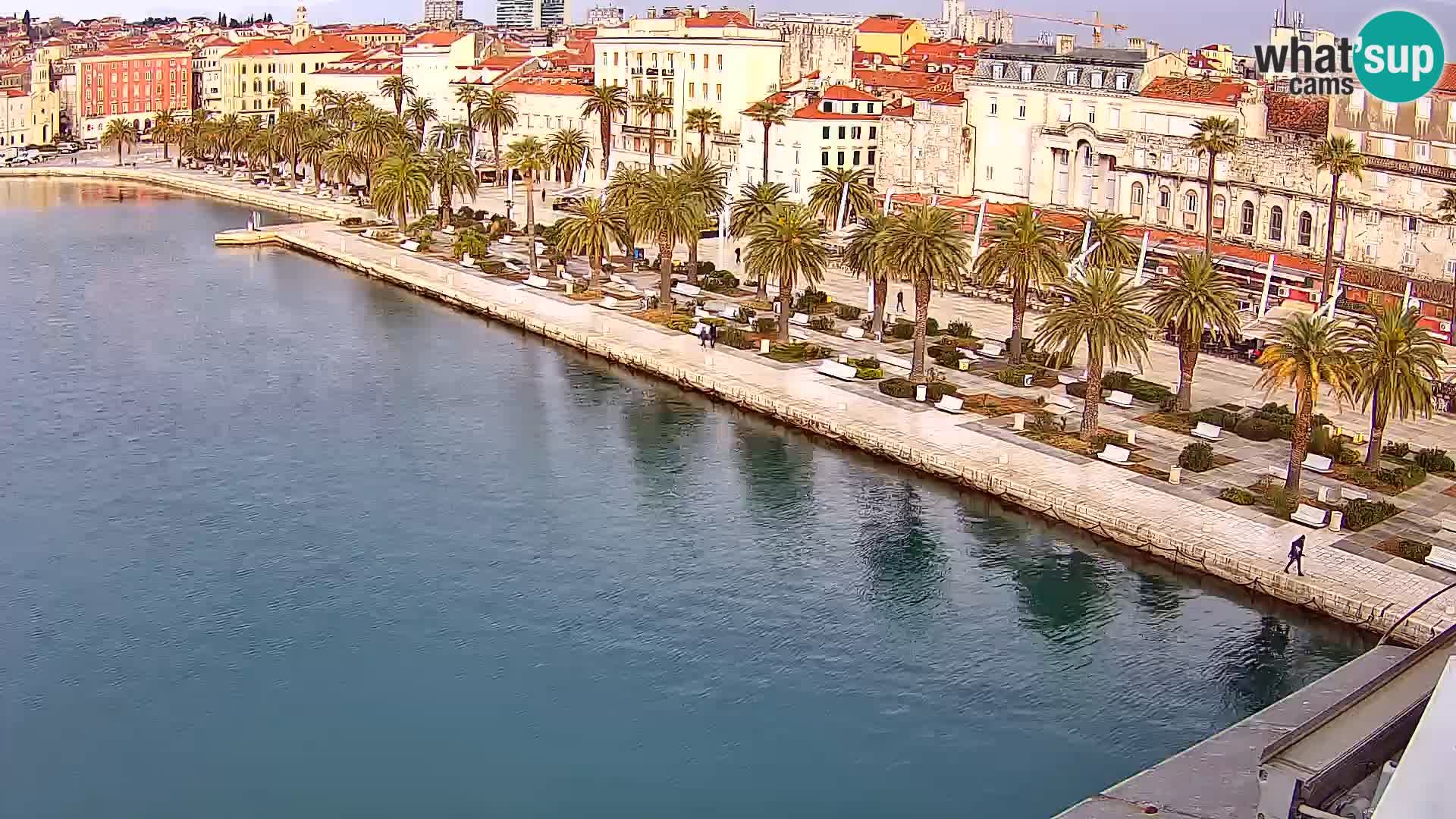 Kamera v živo Split  riva in pristanišče