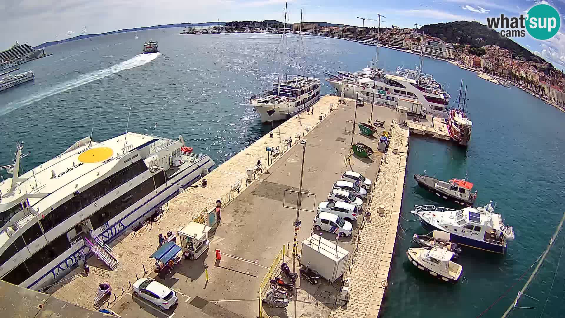 Kamera v živo Split  riva in pristanišče