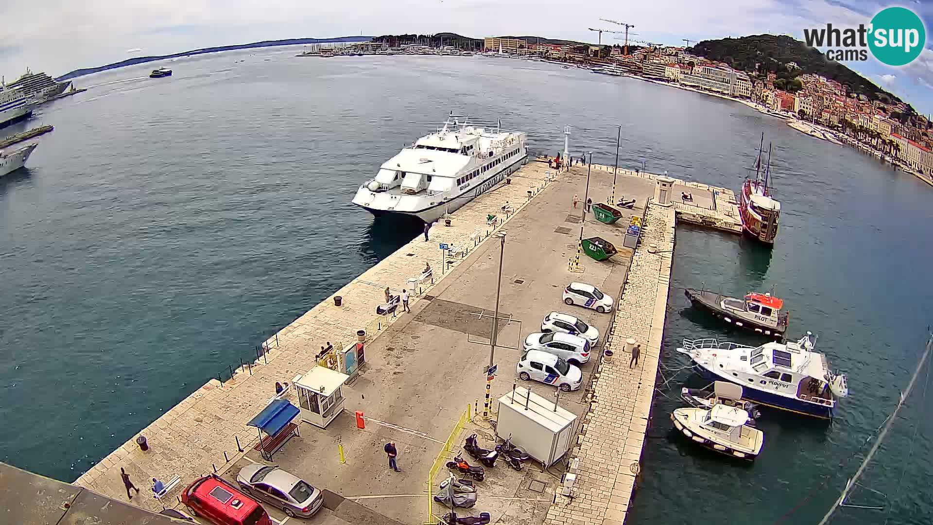 Kamera v živo Split  riva in pristanišče