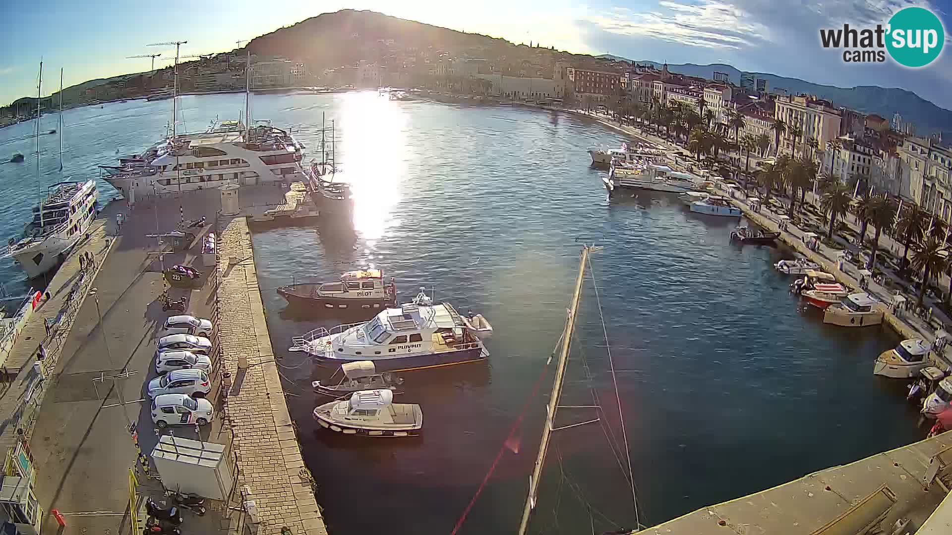 Kamera v živo Split  riva in pristanišče