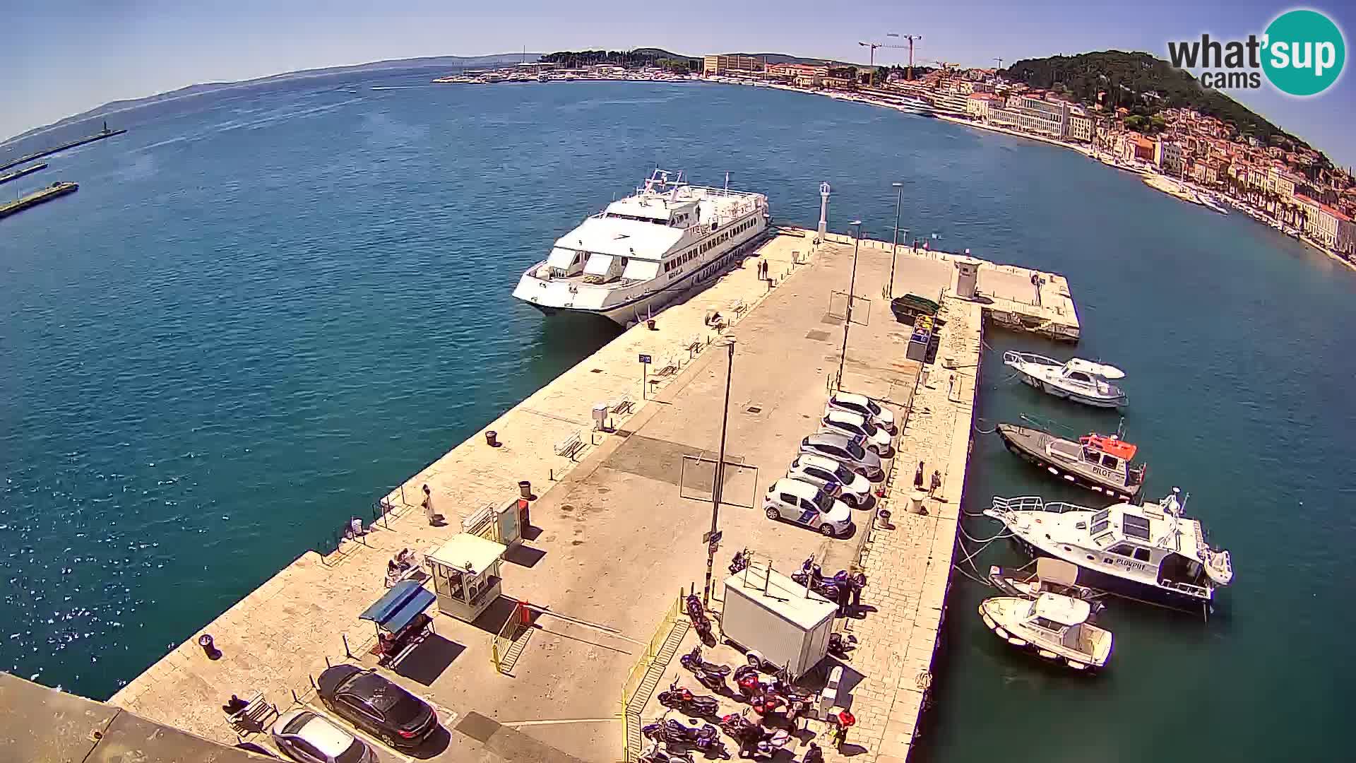 Kamera v živo Split  riva in pristanišče