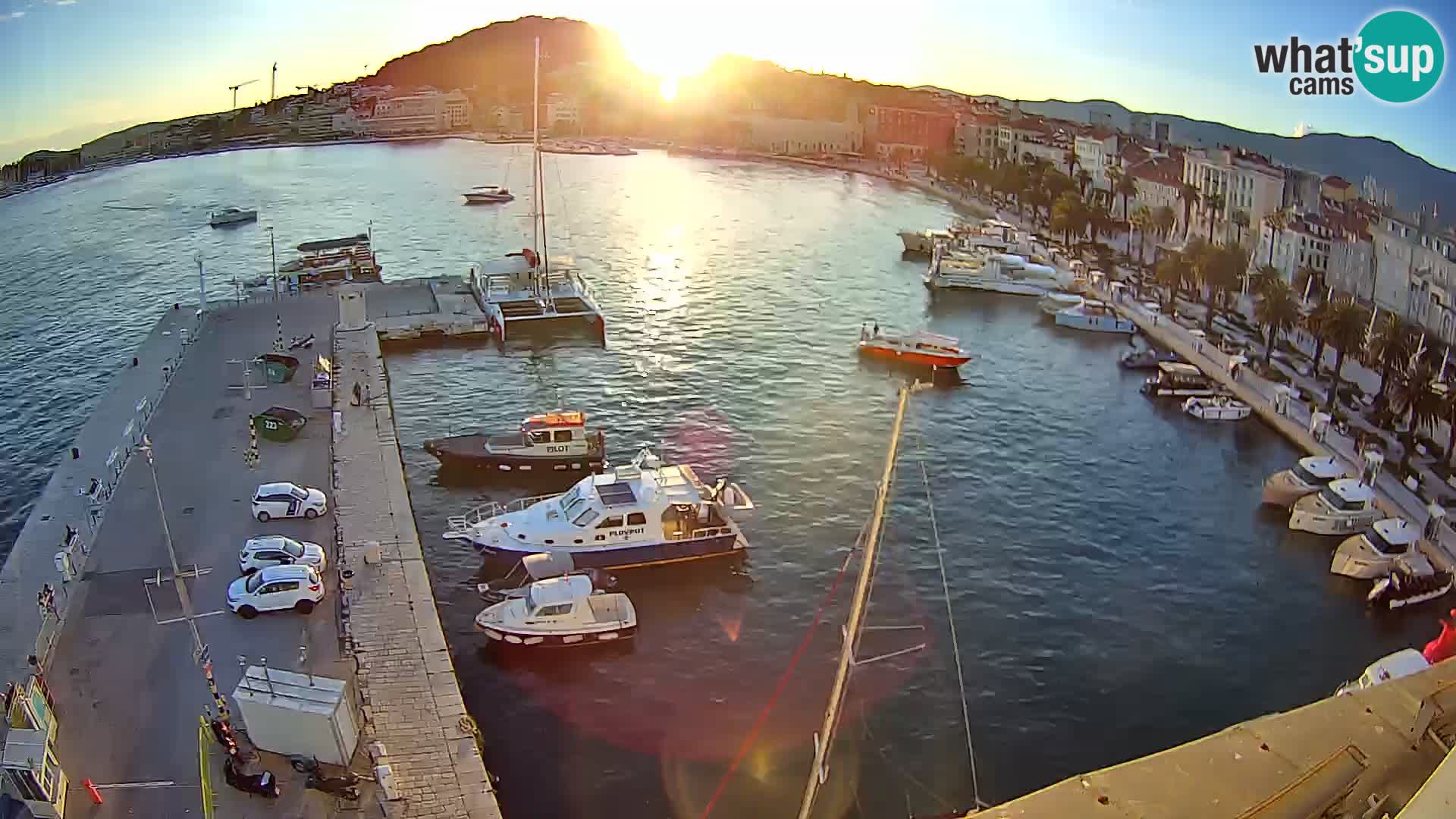 Kamera v živo Split  riva in pristanišče