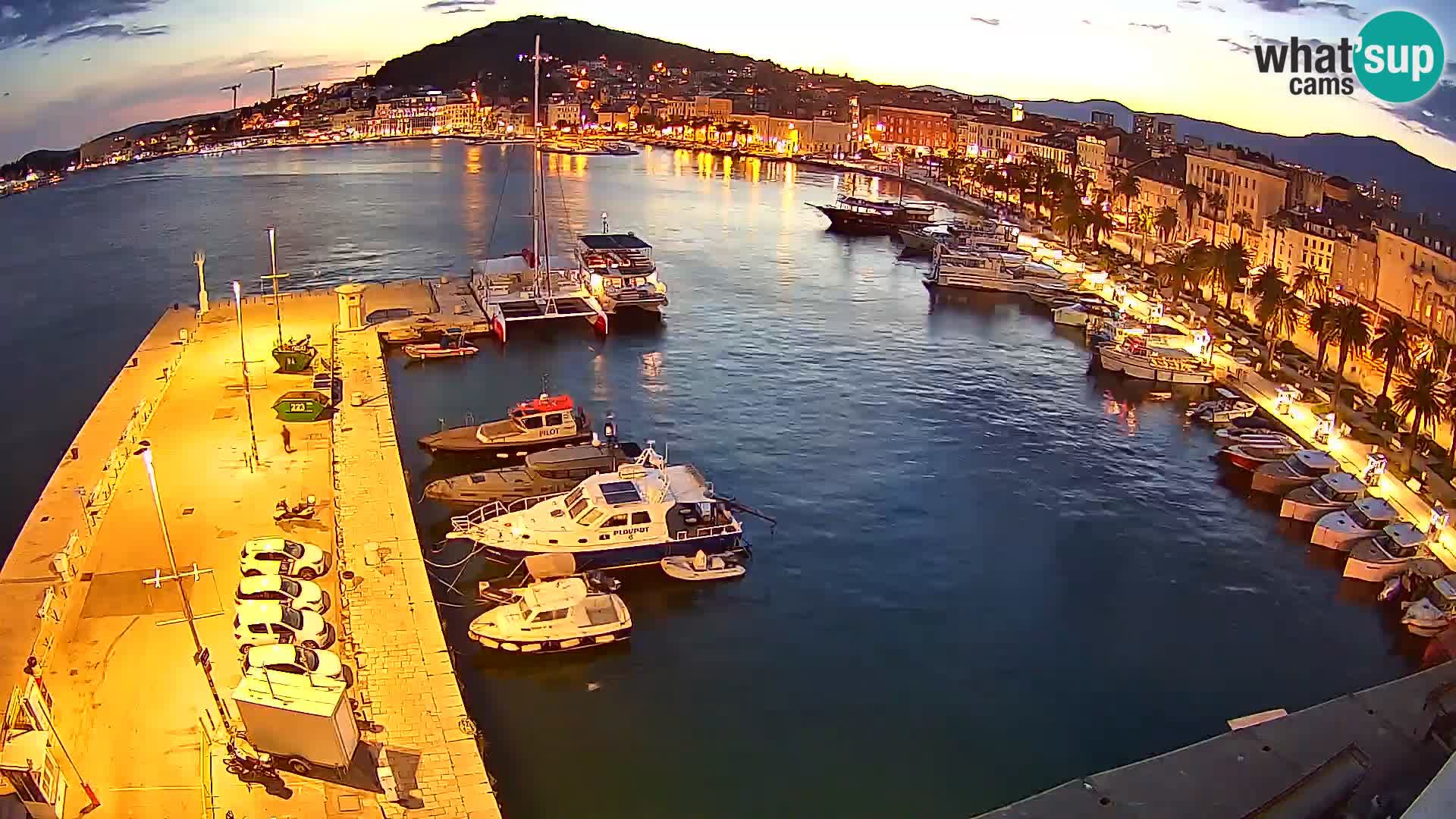 Kamera v živo Split  riva in pristanišče