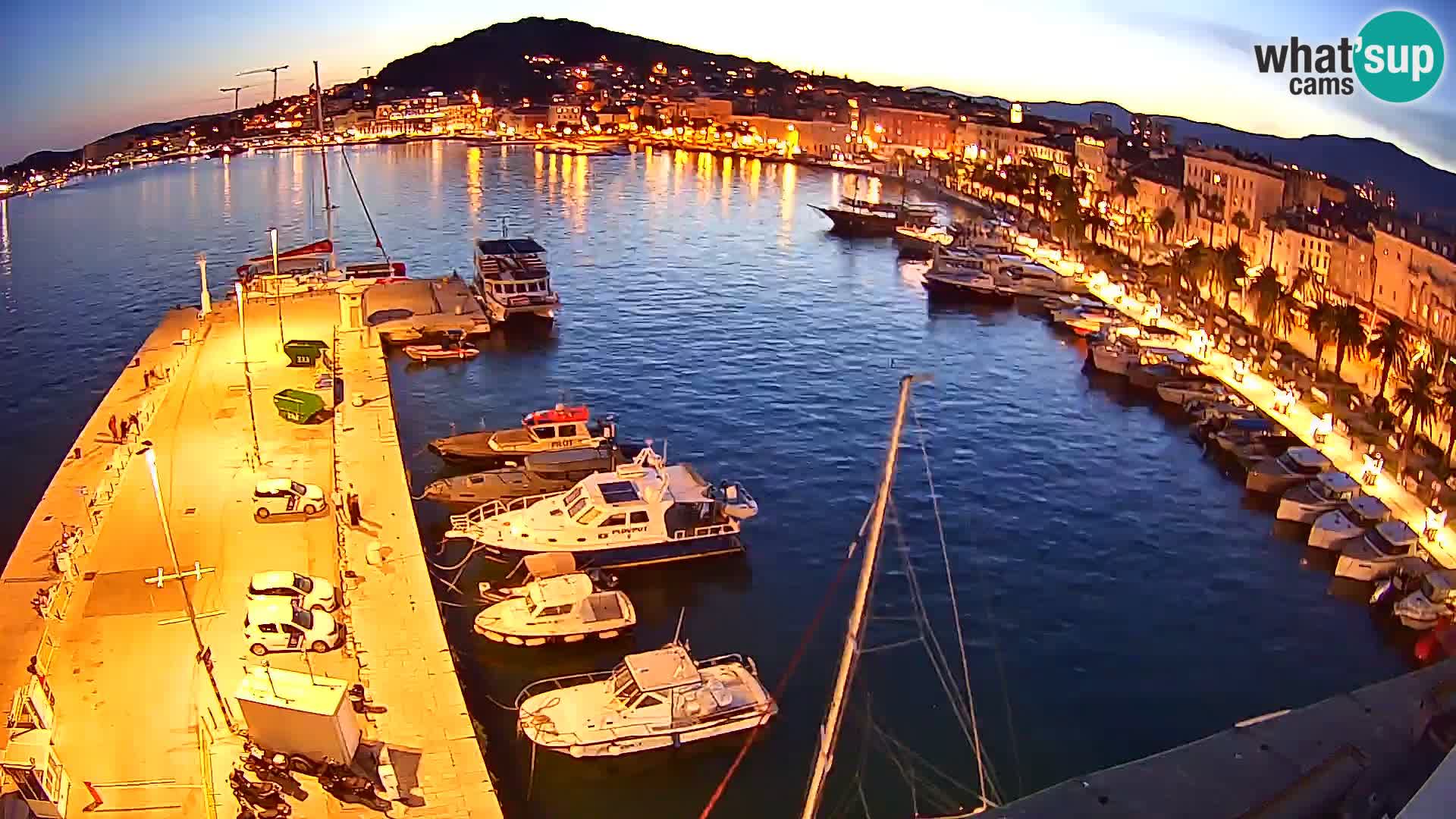 Kamera v živo Split  riva in pristanišče