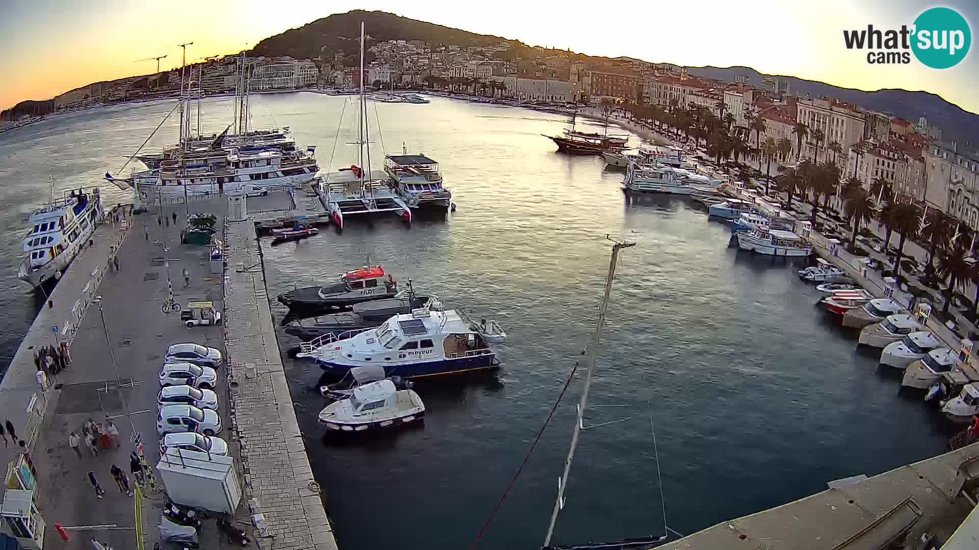 Kamera v živo Split  riva in pristanišče