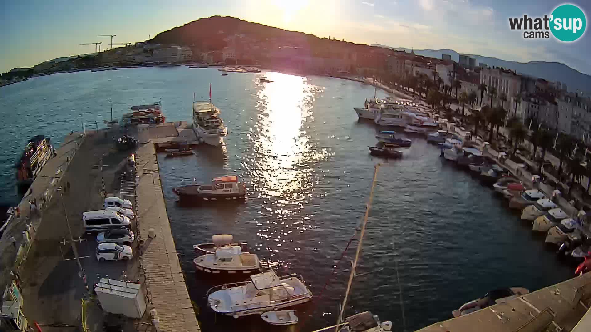 Kamera v živo Split  riva in pristanišče
