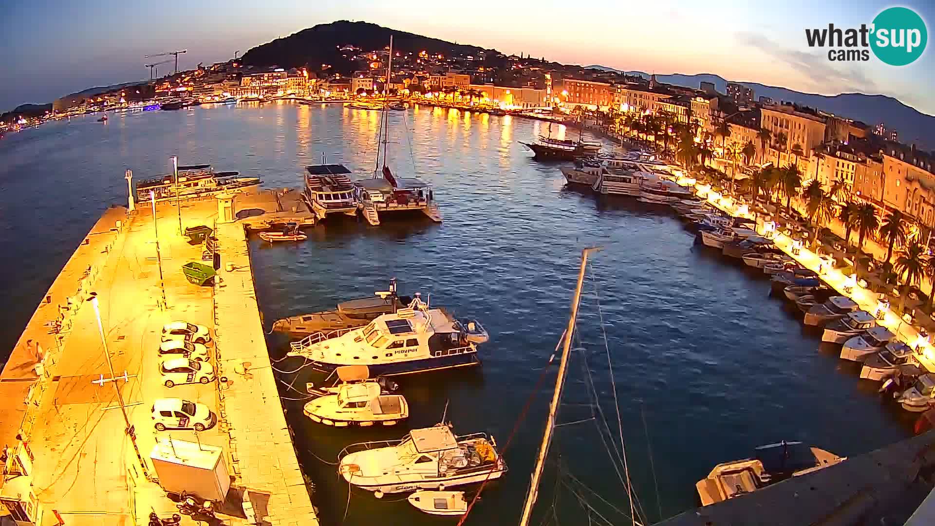 Kamera v živo Split  riva in pristanišče