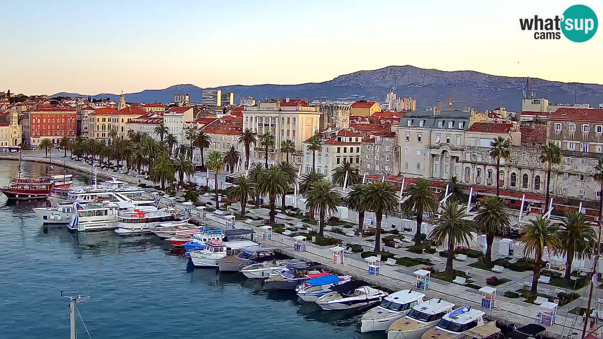 Kamera v živo Split  riva in pristanišče