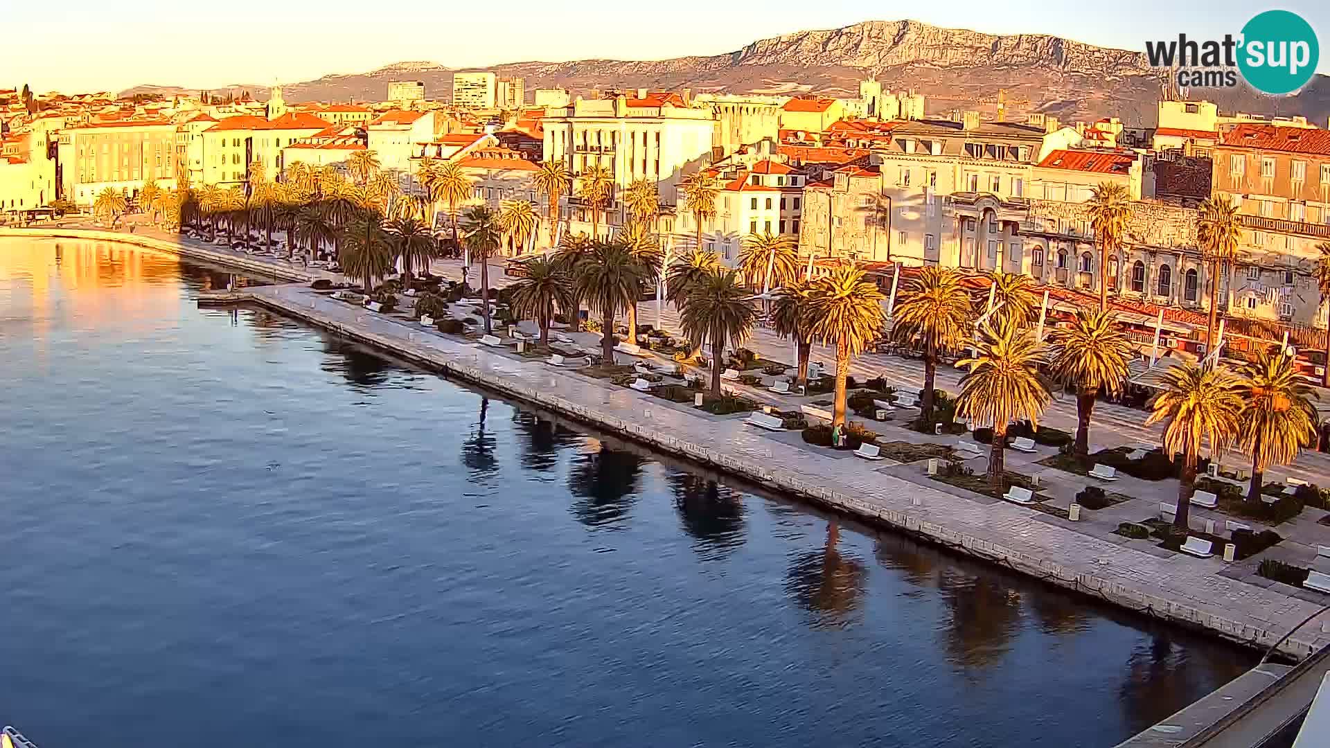 Kamera v živo Split  riva in pristanišče