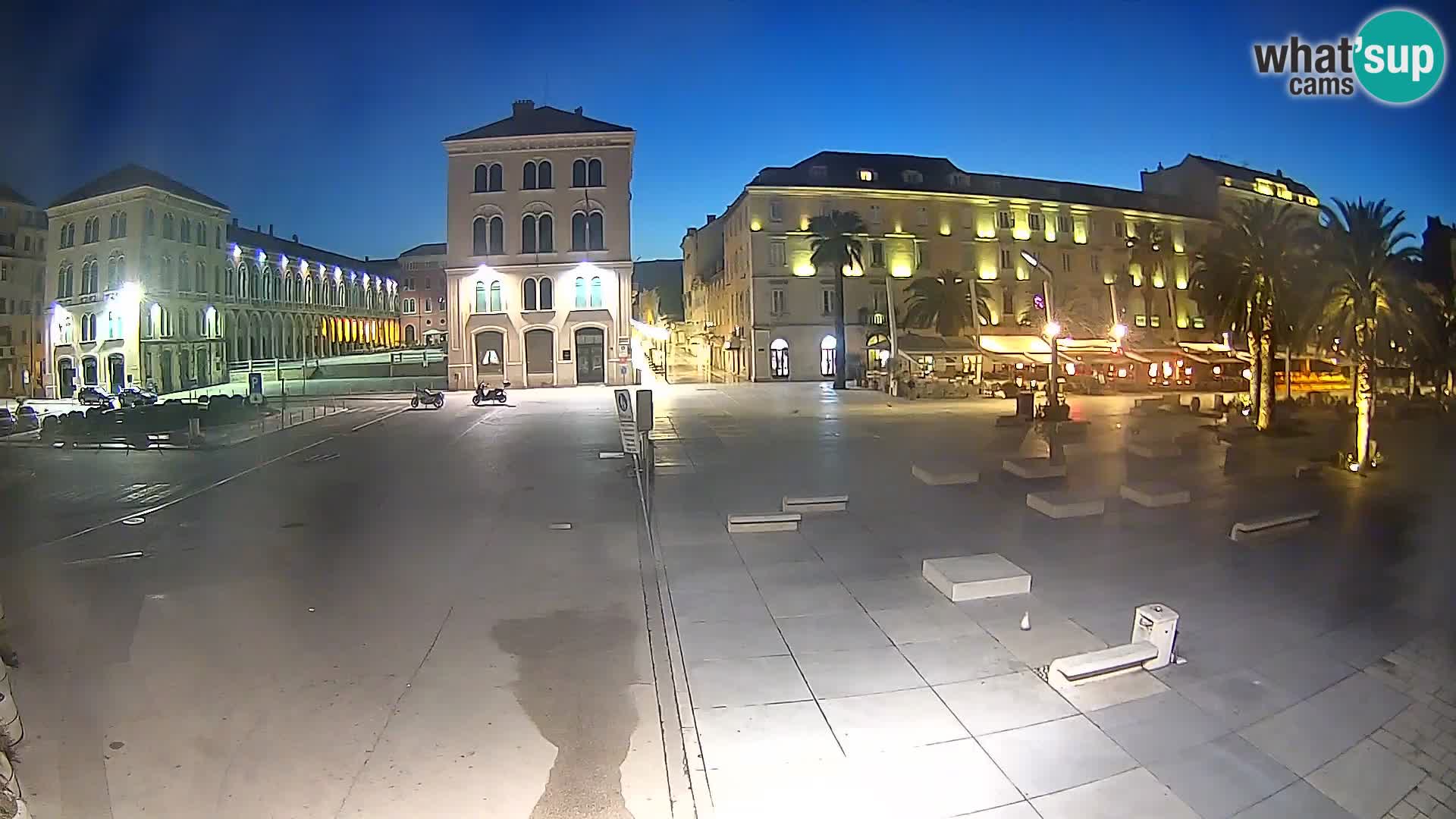 Webcam Split Riva – Prokurative | Trg Republike