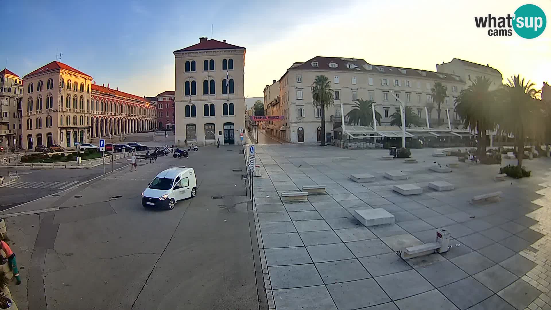 Webcam Split Riva – Prokurative | Trg Republike