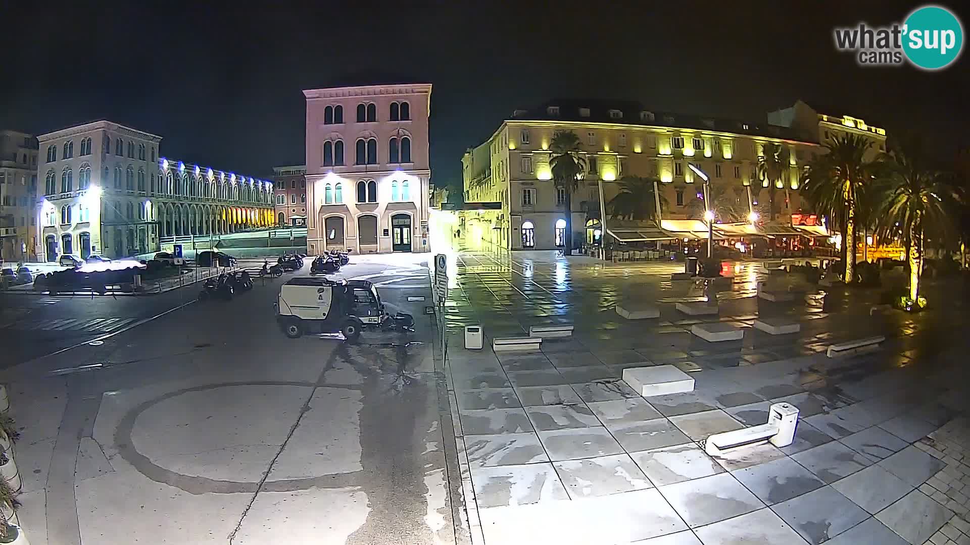 Webcam Split Riva – Prokurative | Trg Republike