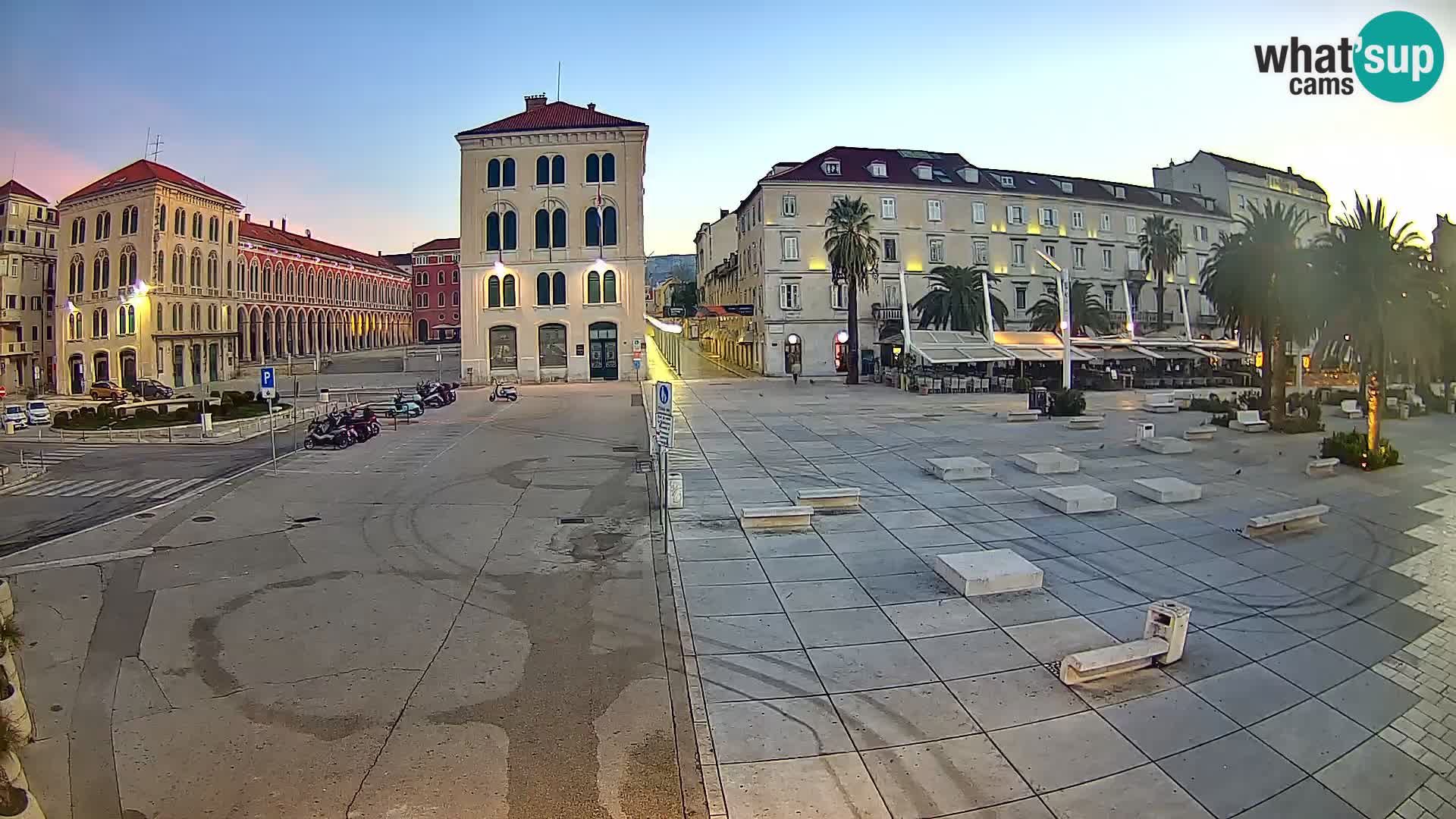 Webcam Split Riva – Prokurative | Trg Republike